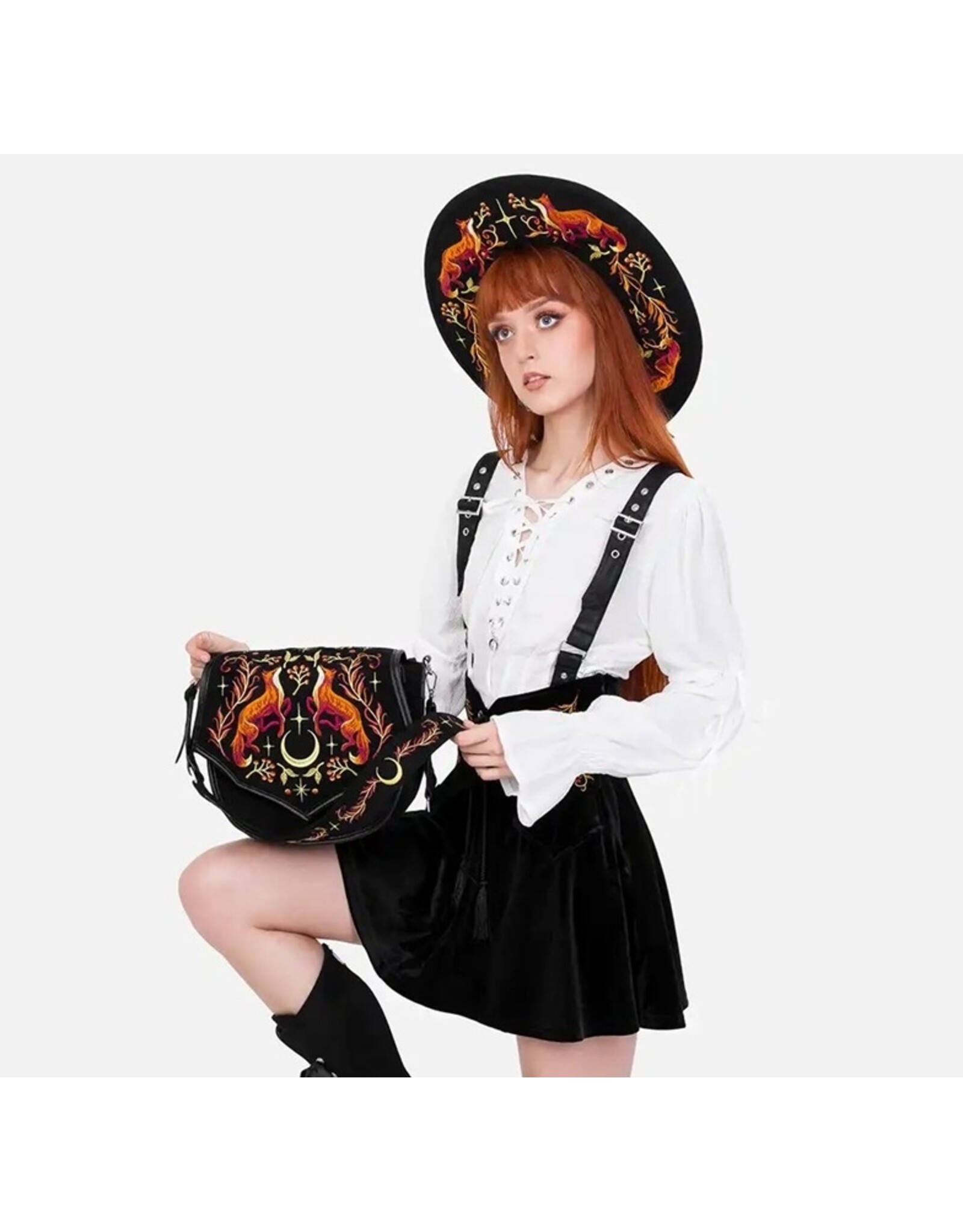 Restyle Fantasy tassen en portemonnees - Foxfire Nights crossbody tas met geborduurde Vossen