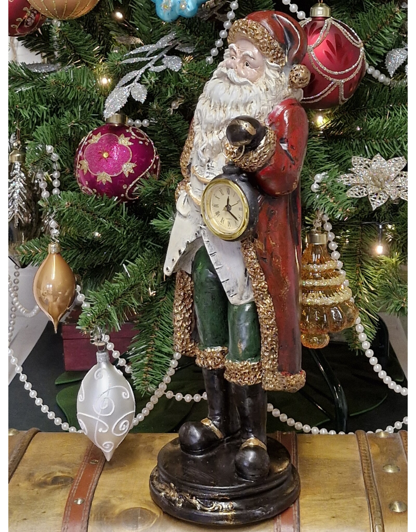 C&E Giftware & Lifestyle - Brocante Kerstman met Echte Klok - 40cm