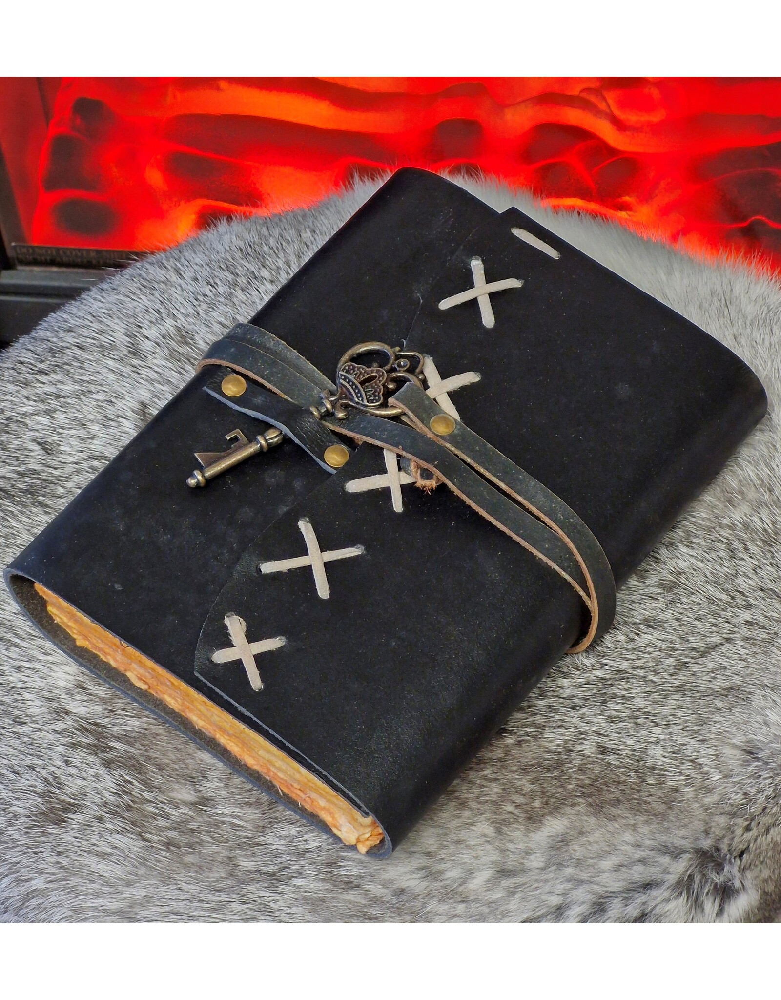 BB Miscellaneous - Leren Dagboek  met Antieke Sleutel 18 x 13cm