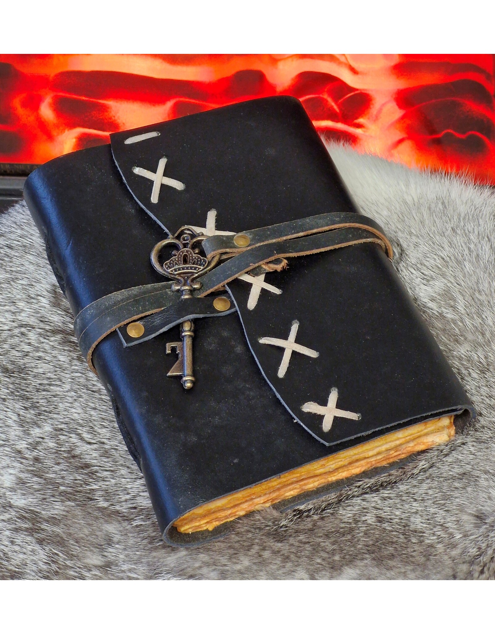 BB Miscellaneous - Leather Journal  with Antique Key 18 x 13cm