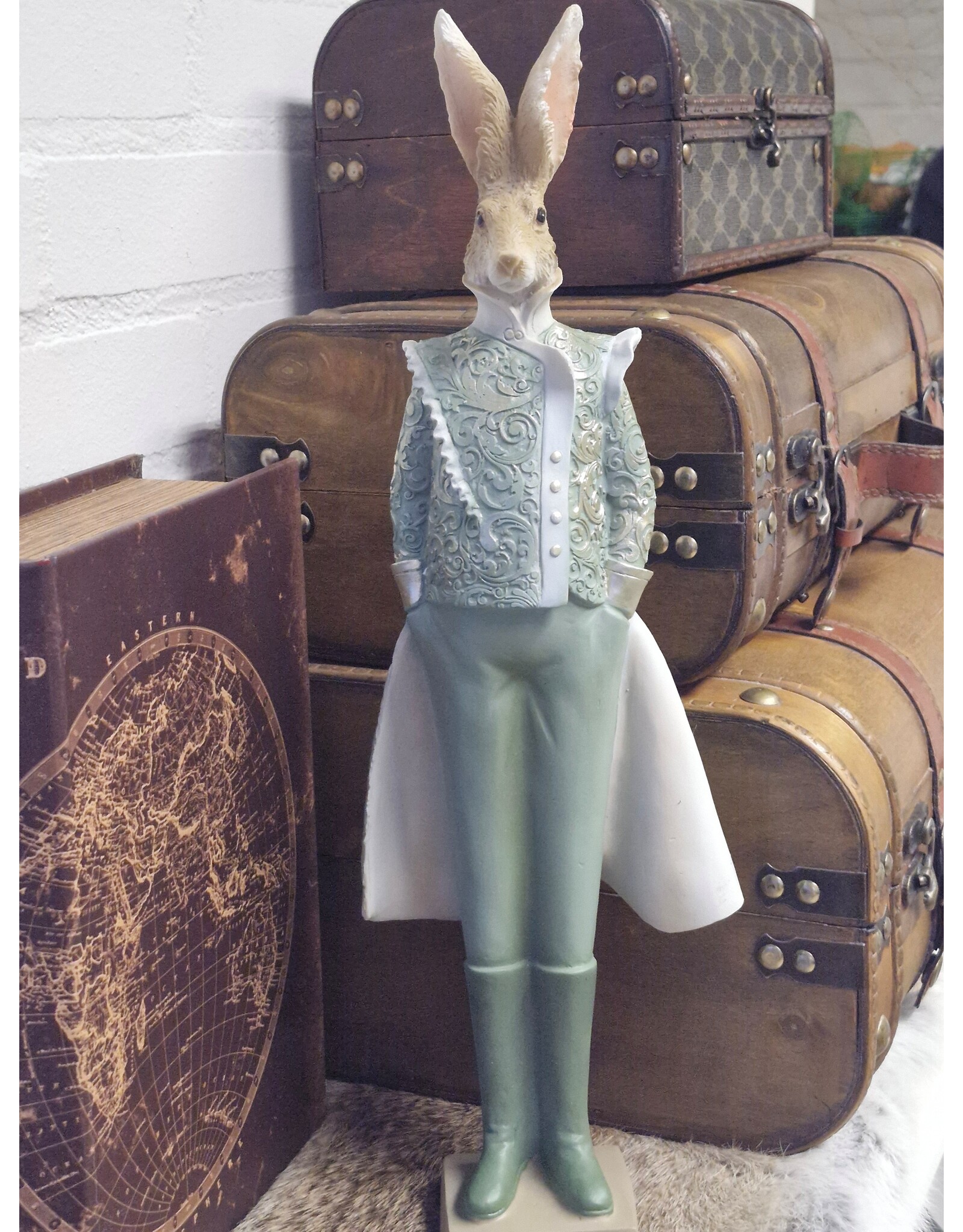 C&E Giftware Beelden Collectables  - Konijn in Groene Victoriaanse Jas 44cm