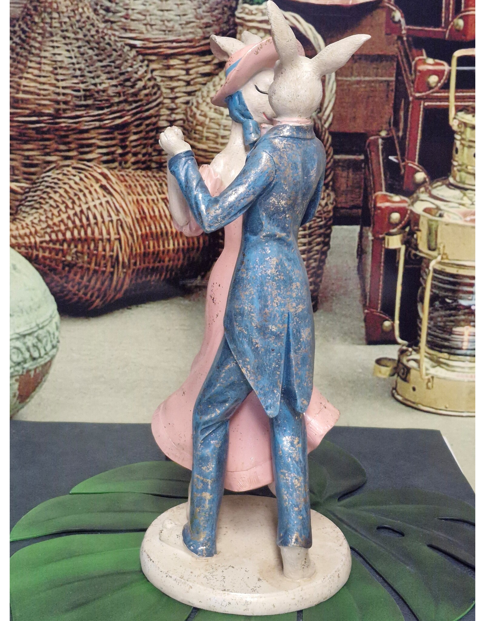 C&E Giftware Beelden Collectables -  Konijnenstel Dansend Retrostijl Beeldje 47cm