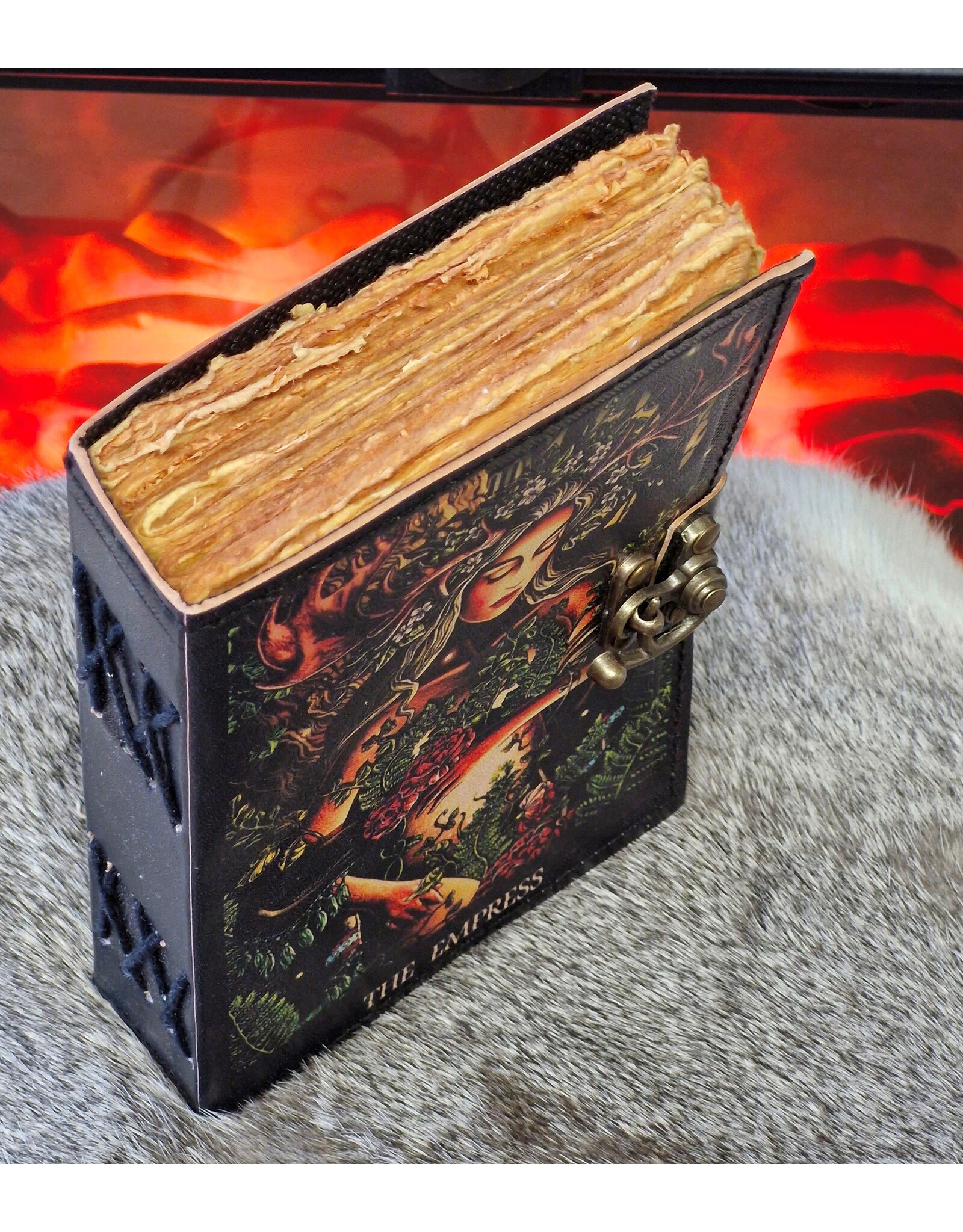 BB Miscellaneous - The Empress of the Forest Leather Journal 18x13cm