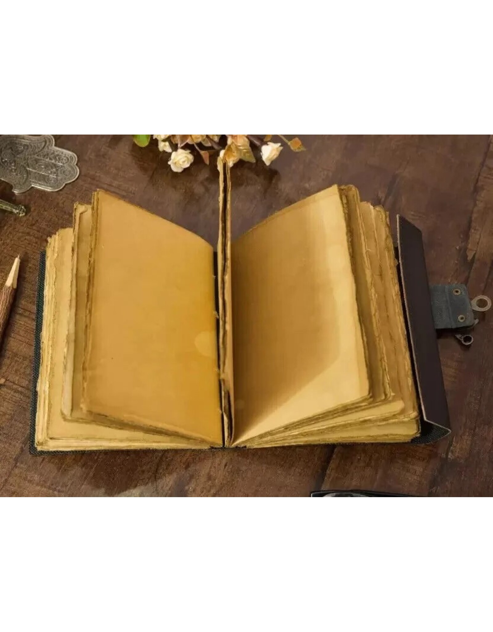 BB Miscellaneous - Book of Spells Leren Notitieboek 18 x13cm