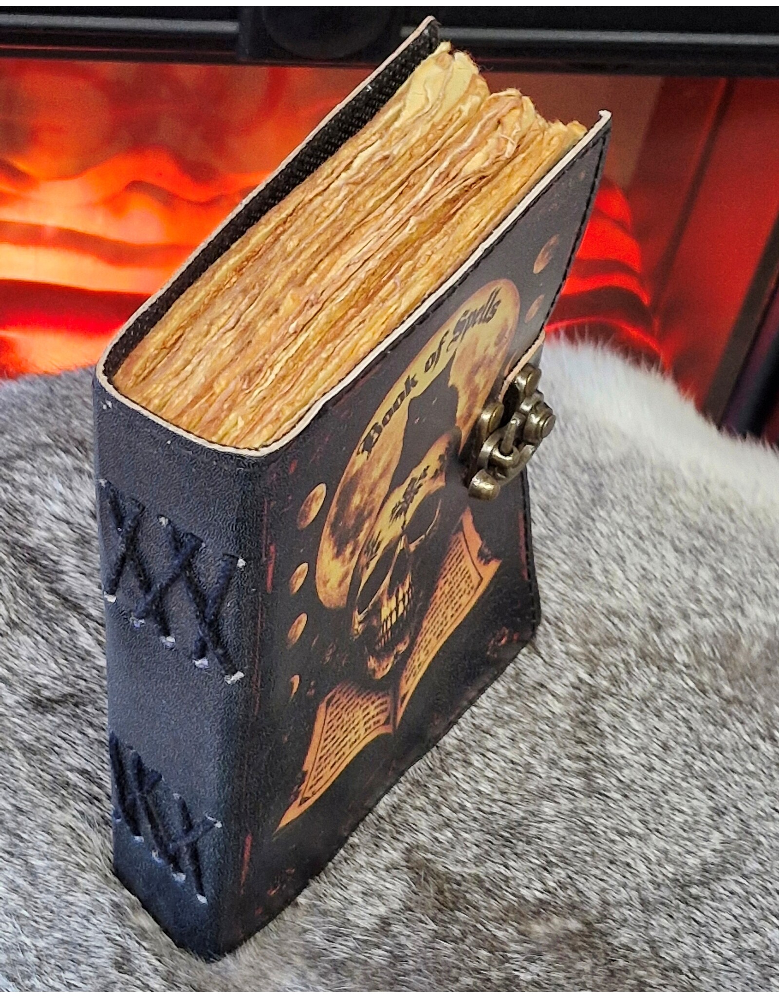 BB Miscellaneous - Book of Spells Leren Notitieboek 18 x13cm