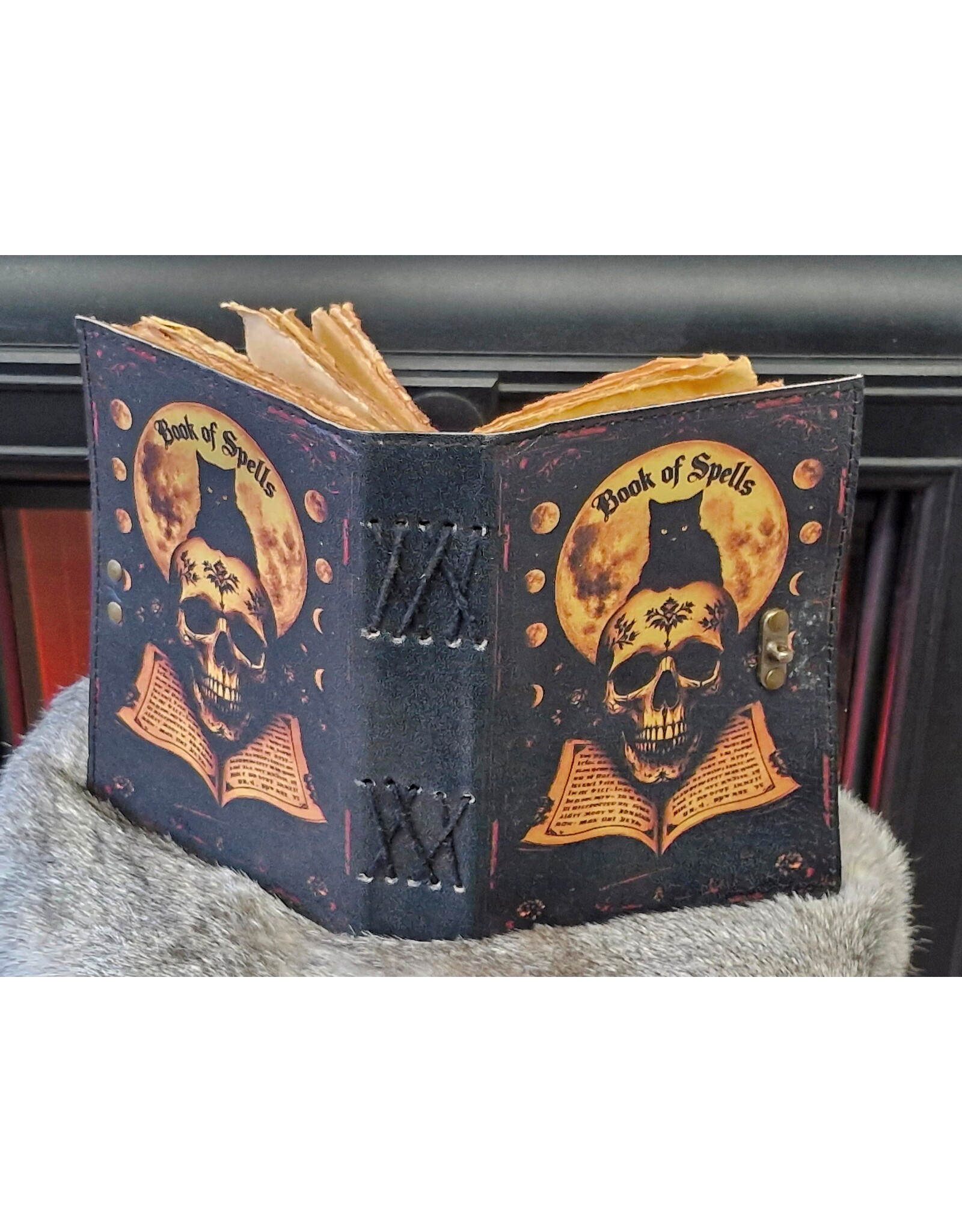 BB Miscellaneous - Book of Spells Leather Journal  18 x 13cm
