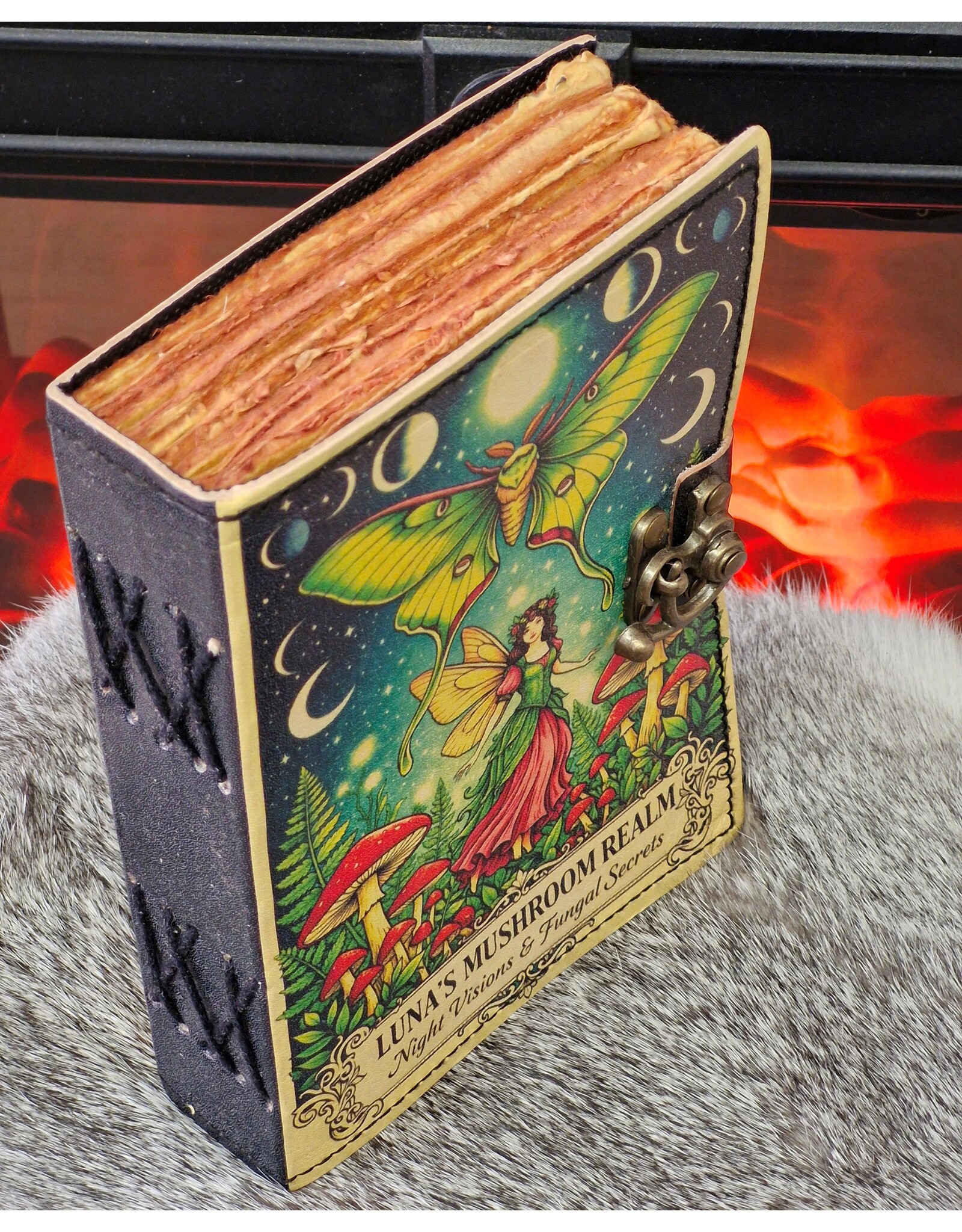 BB Miscellaneous - Luna's Mashroom Realm Leather Diary