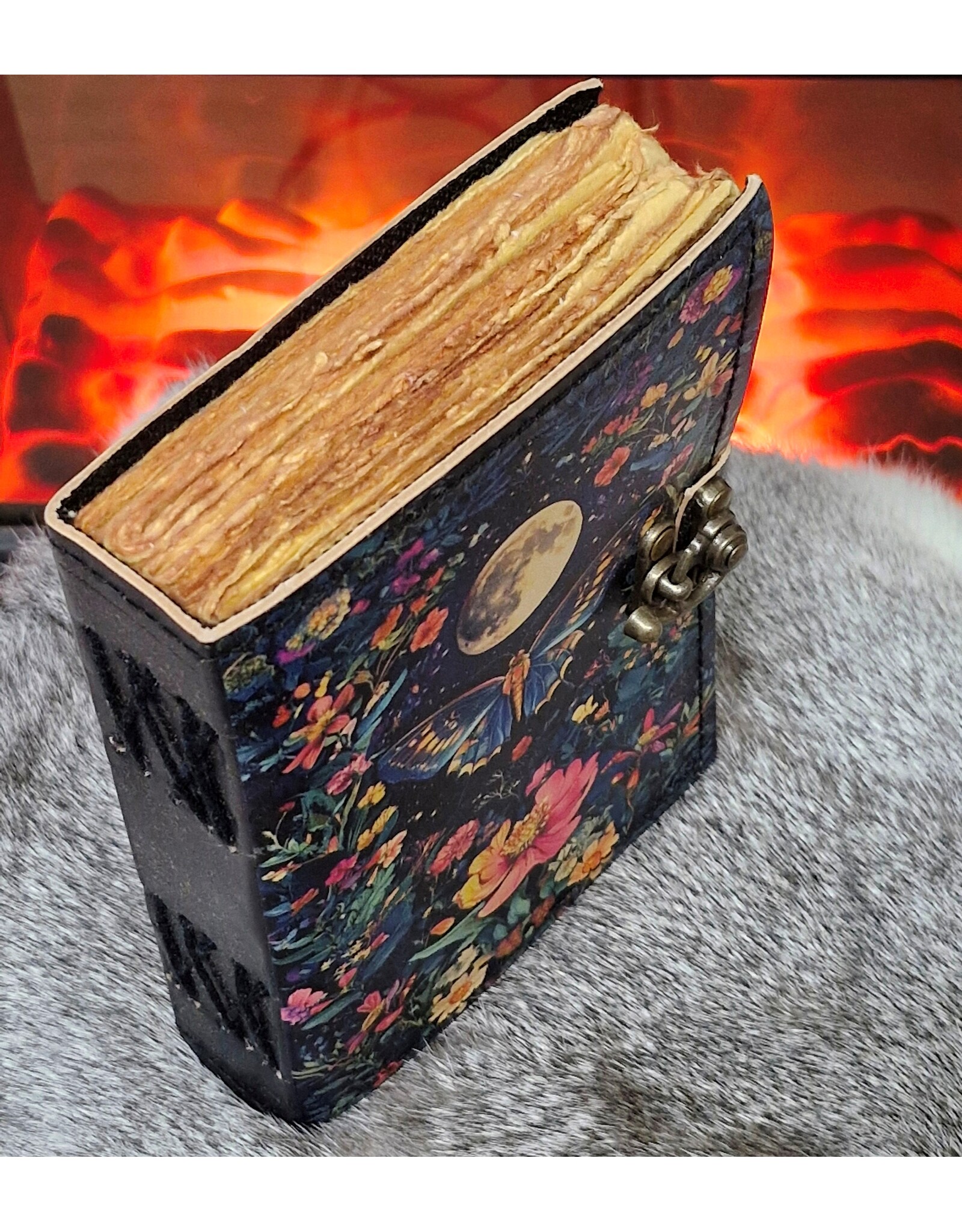 BB Miscellaneous -   Leren Dagboek Nachtvlinder, Bloemen en Maan