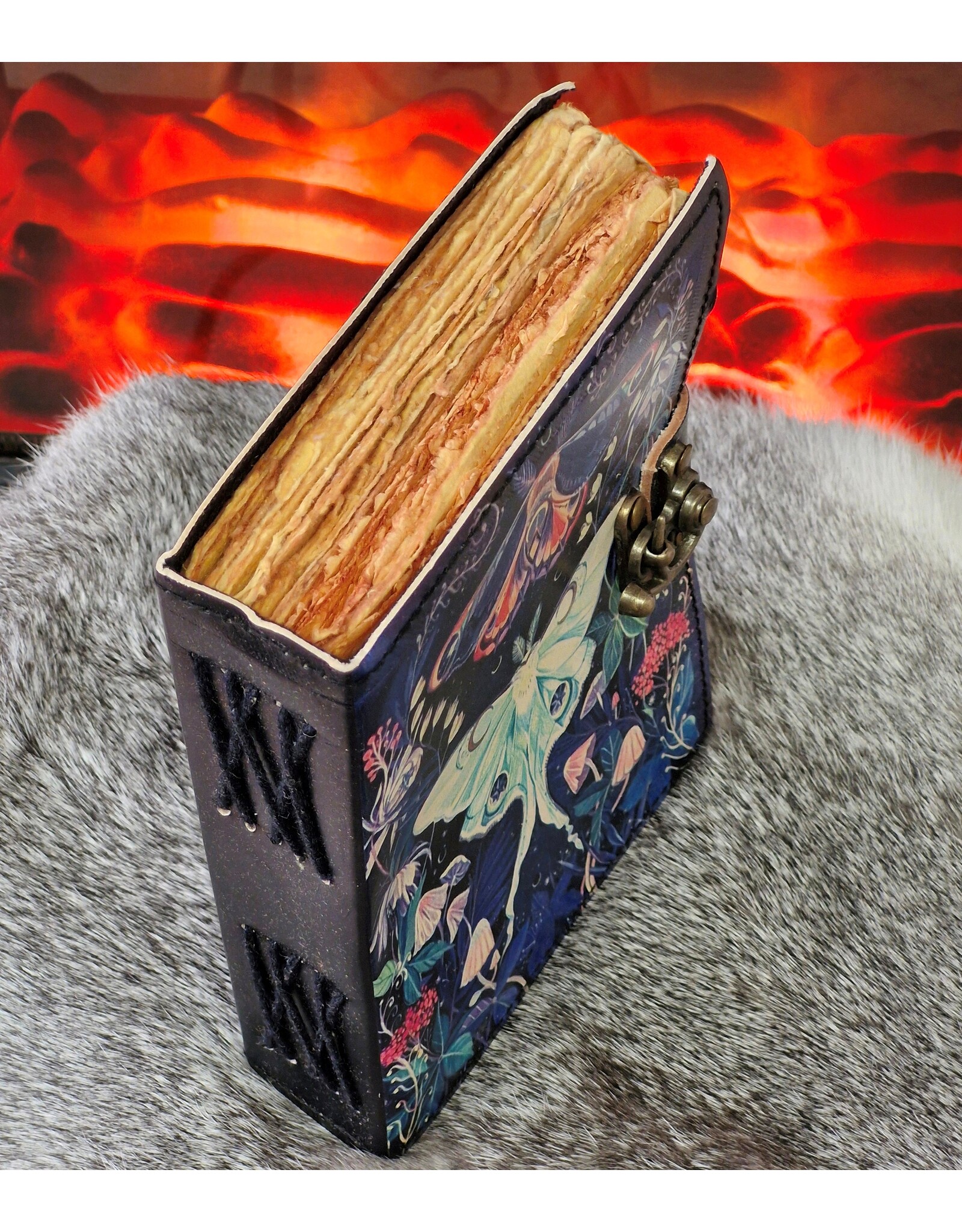 BB Miscellaneous - Leren Dagboek Moth Night Fantasy 18x13cm