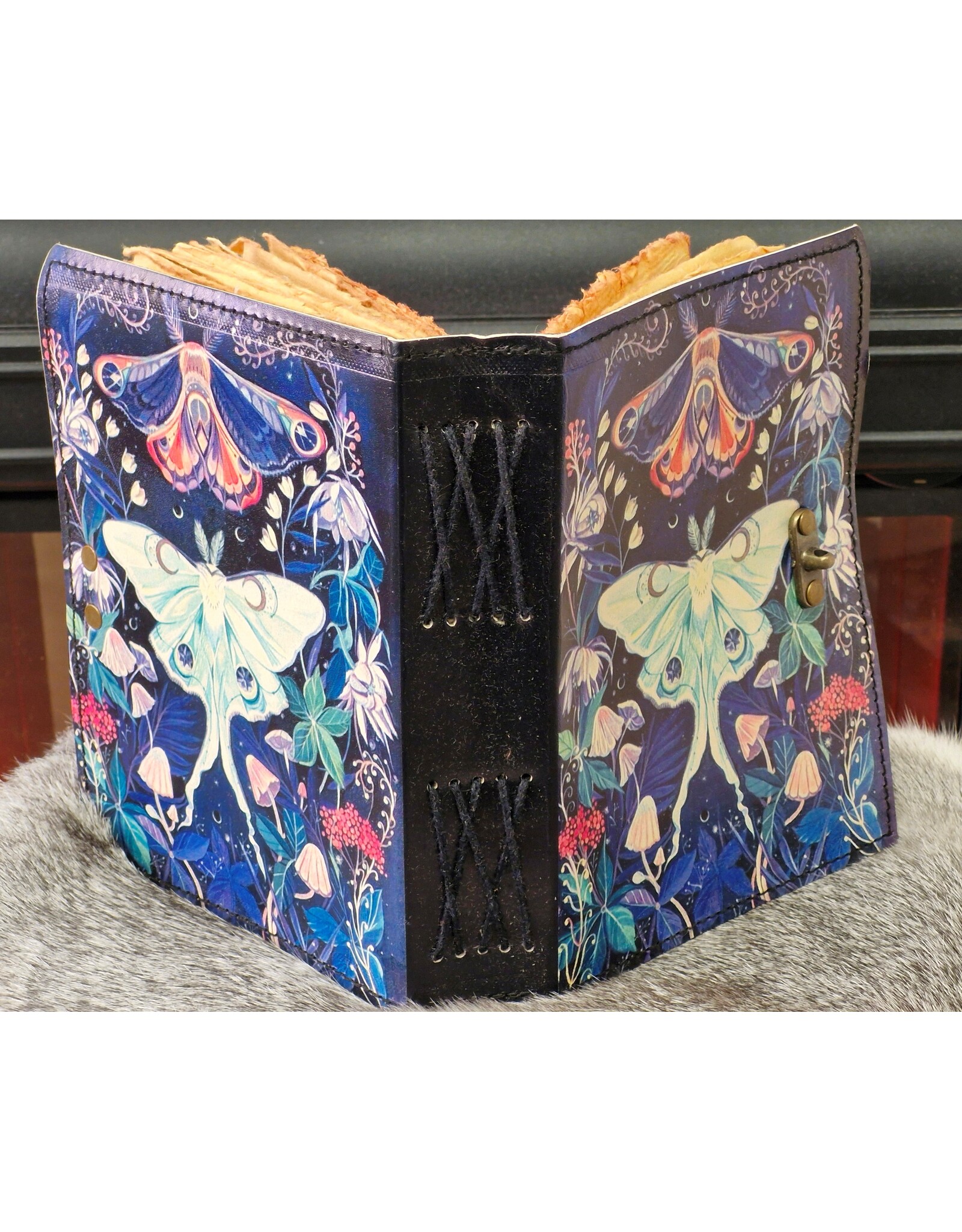 BB Miscellaneous -  Leather Journal Moth Night Fantasy 18x13cm