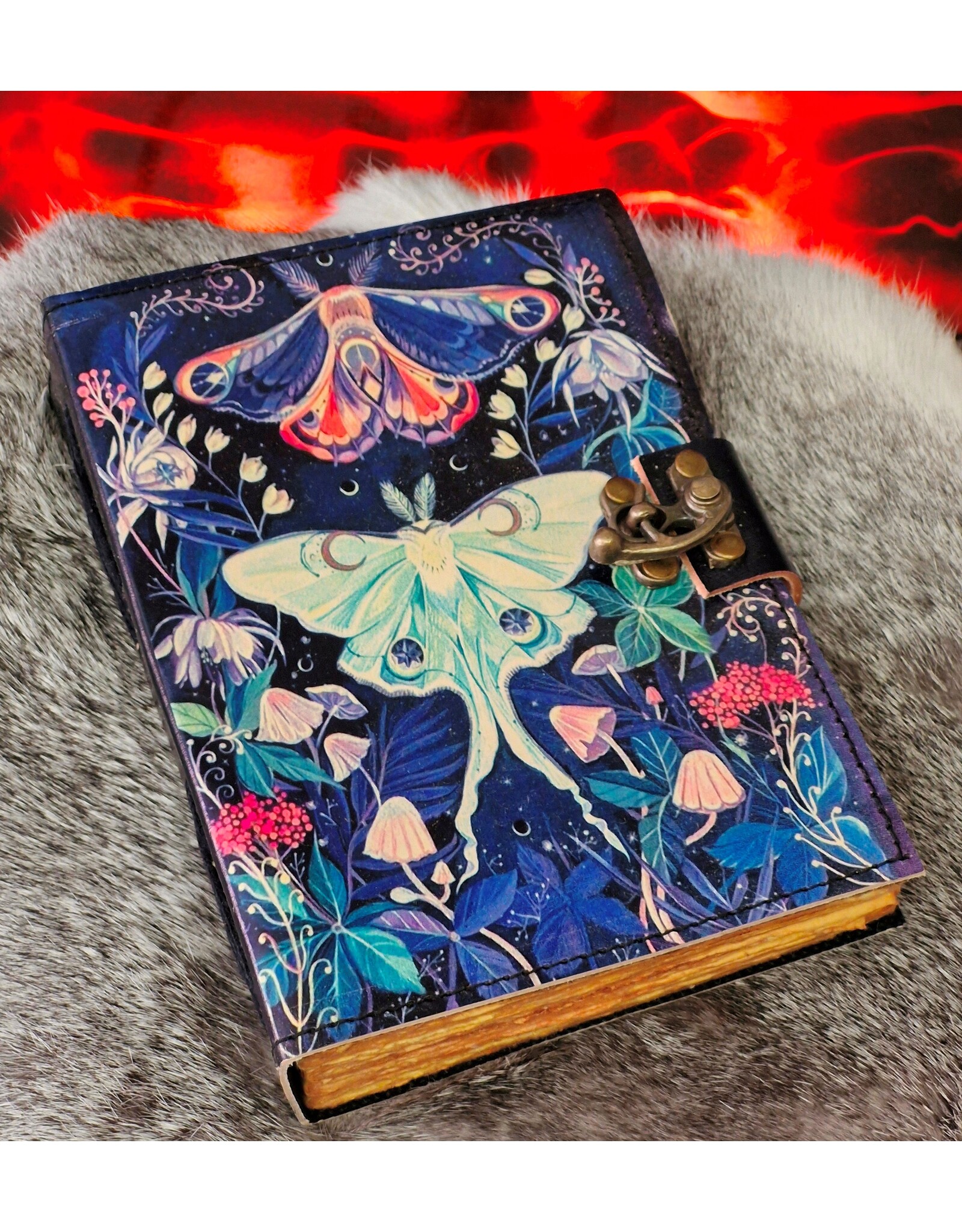 BB Miscellaneous - Leren Dagboek Moth Night Fantasy 18x13cm