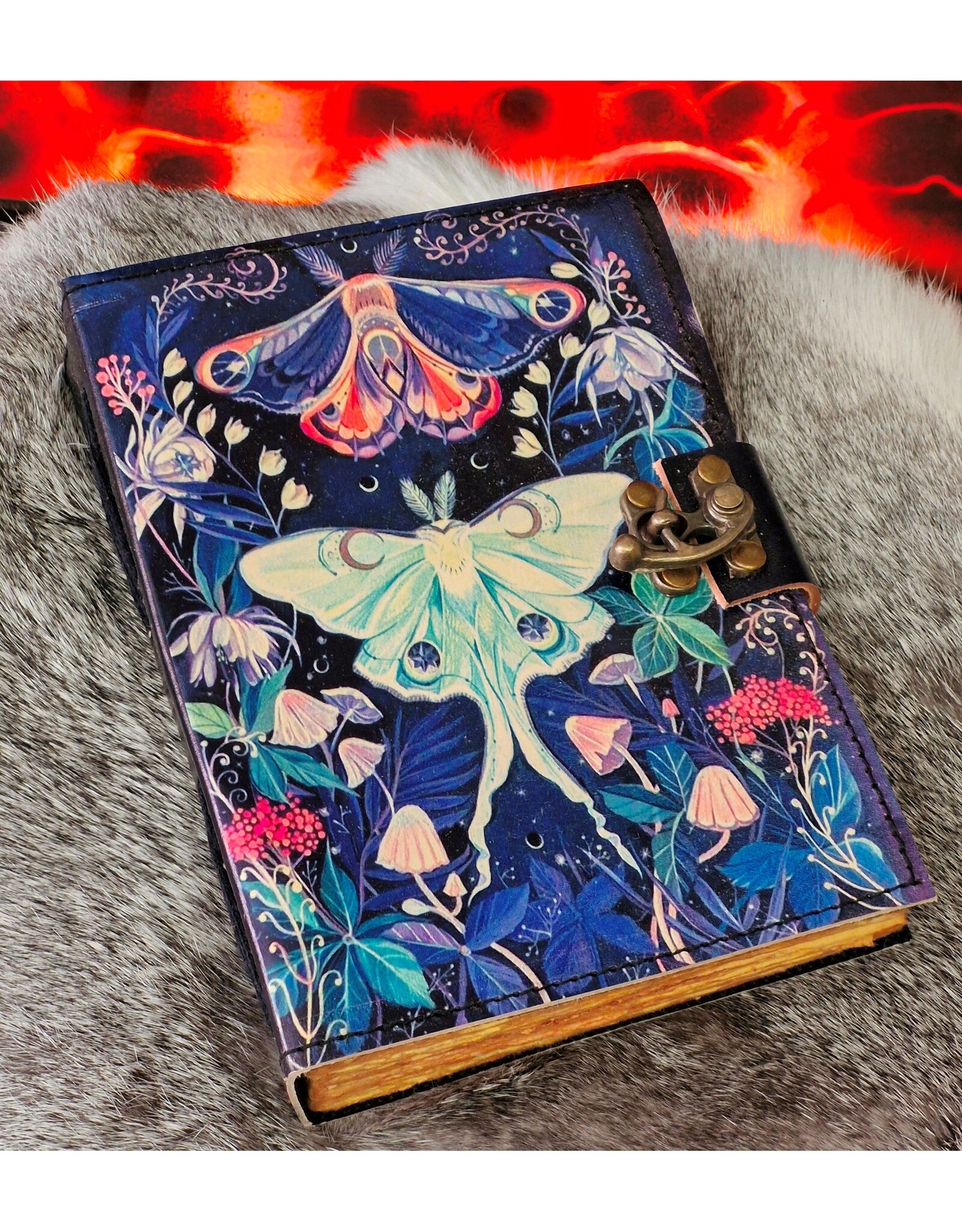 BB Miscellaneous - Leren Dagboek Moth Night Fantasy 18x13cm