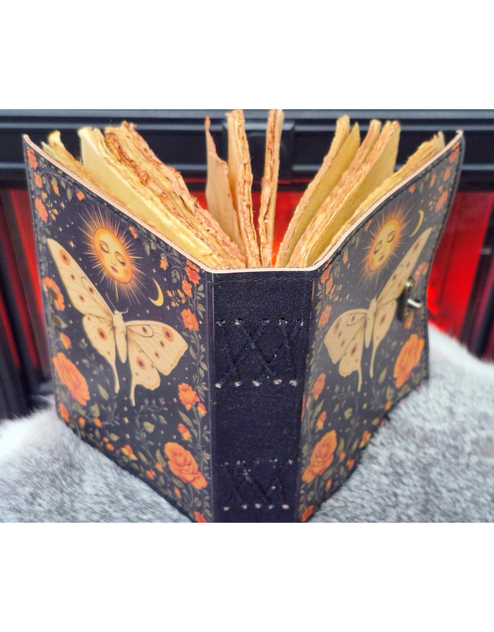 BB Miscellaneous - Leren Dagboek Moth Summer Fantasy 18x13cm