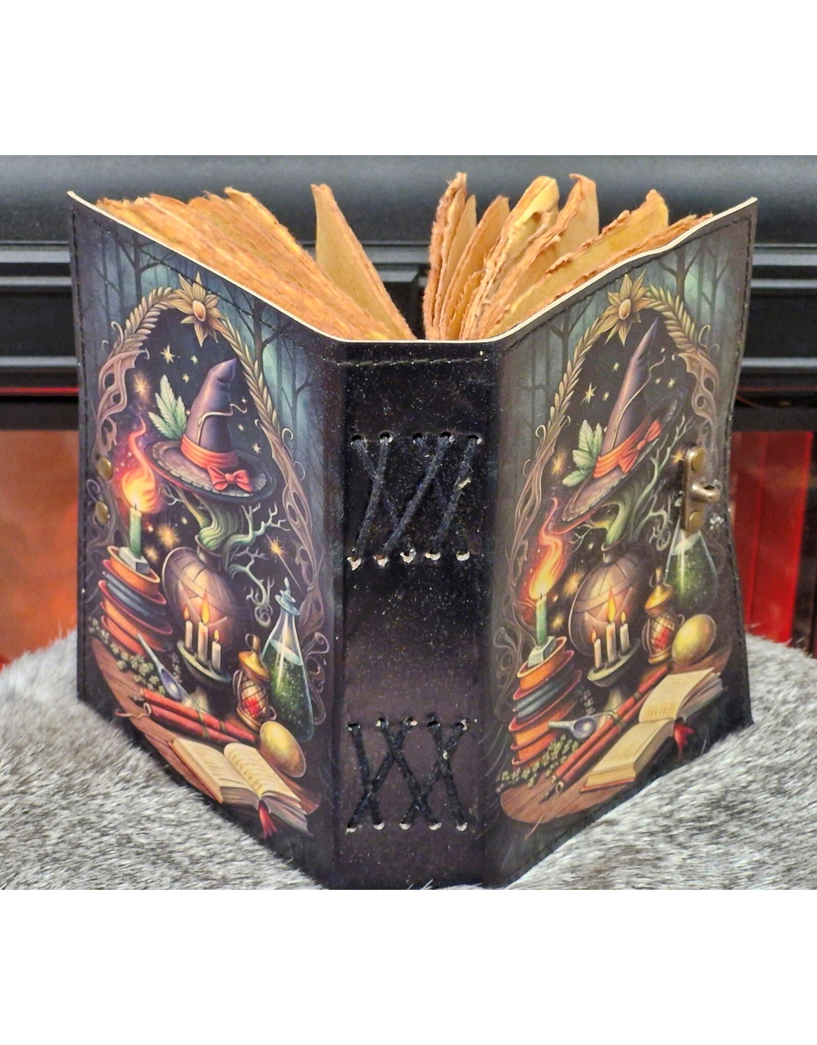 BB Miscellaneous - Leather Journal Grimoire Witch's Hat & Potions 18x13cm