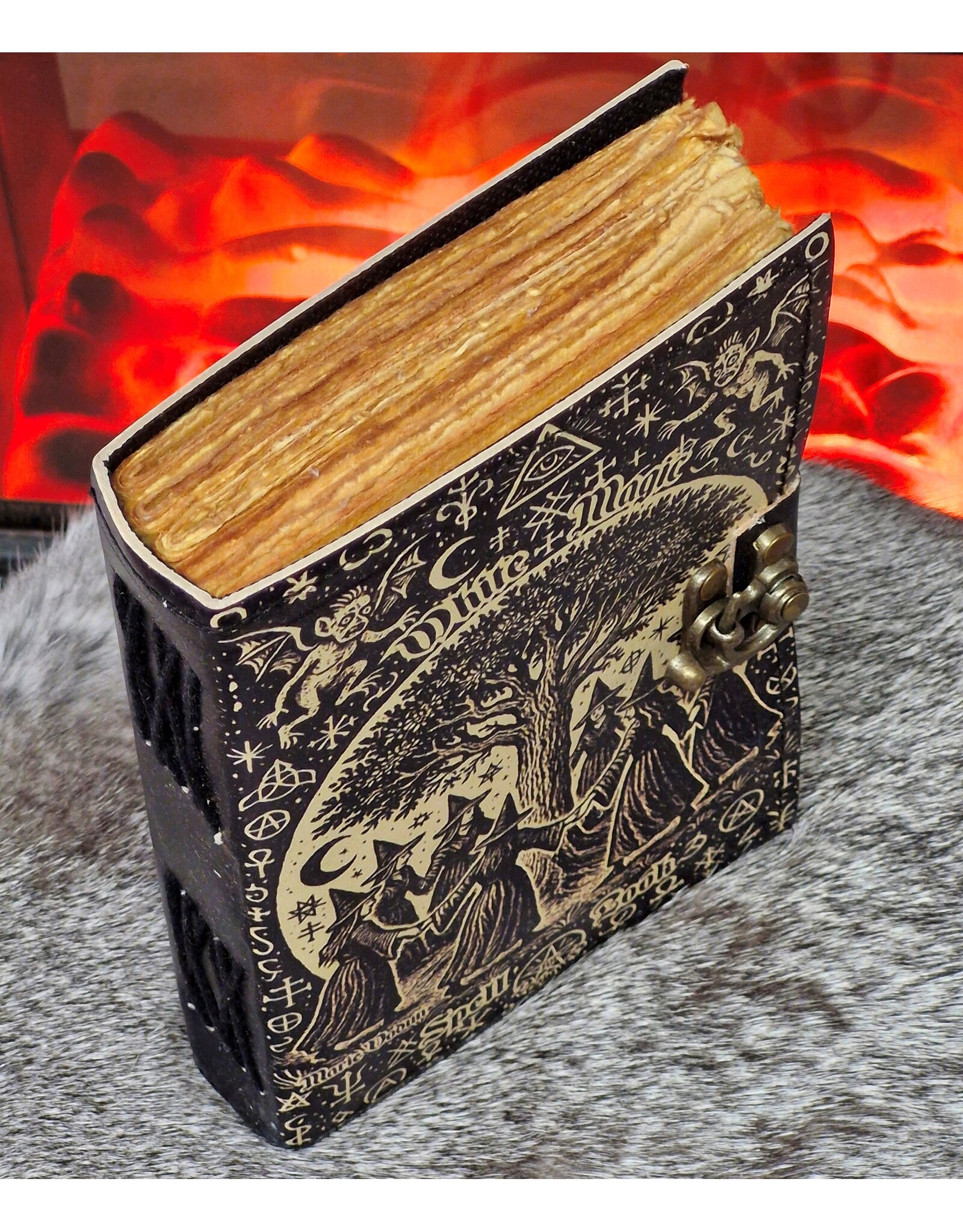 BB Miscellaneous - Leather Journal Grimoire White Magic 18x13cm