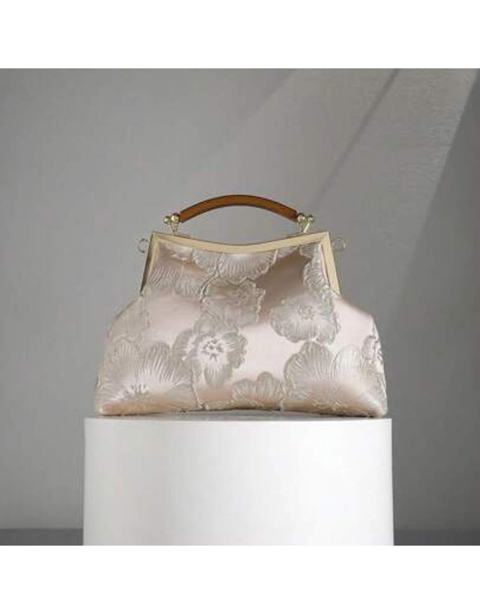 Marina Vintage bags Retro bags - Vintage Fabric Handbag With Embossed Flowers, Pink