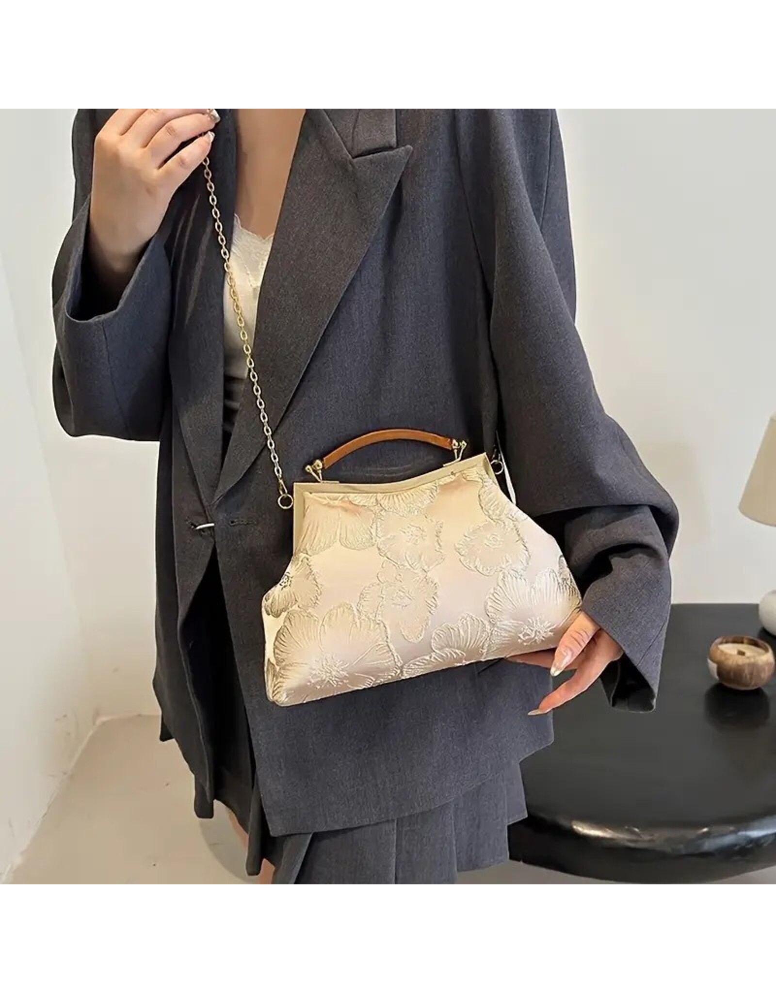 Banned Retro bags  Vintage bags - Vintage Fabric Handbag With Embossed Flowers beige