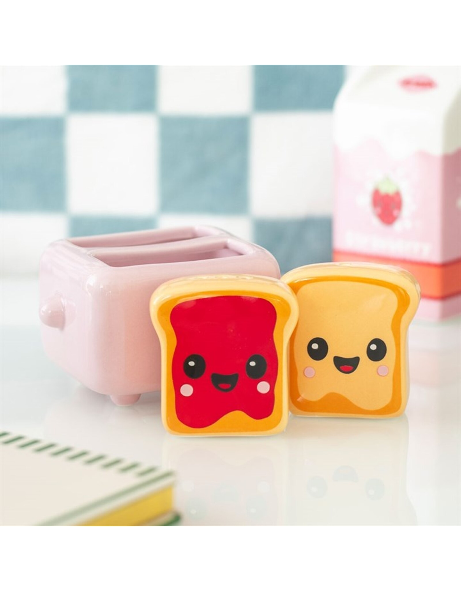 SDW Giftware & Lifestyle - Kawaii Toast Salt and Pepper Shakers