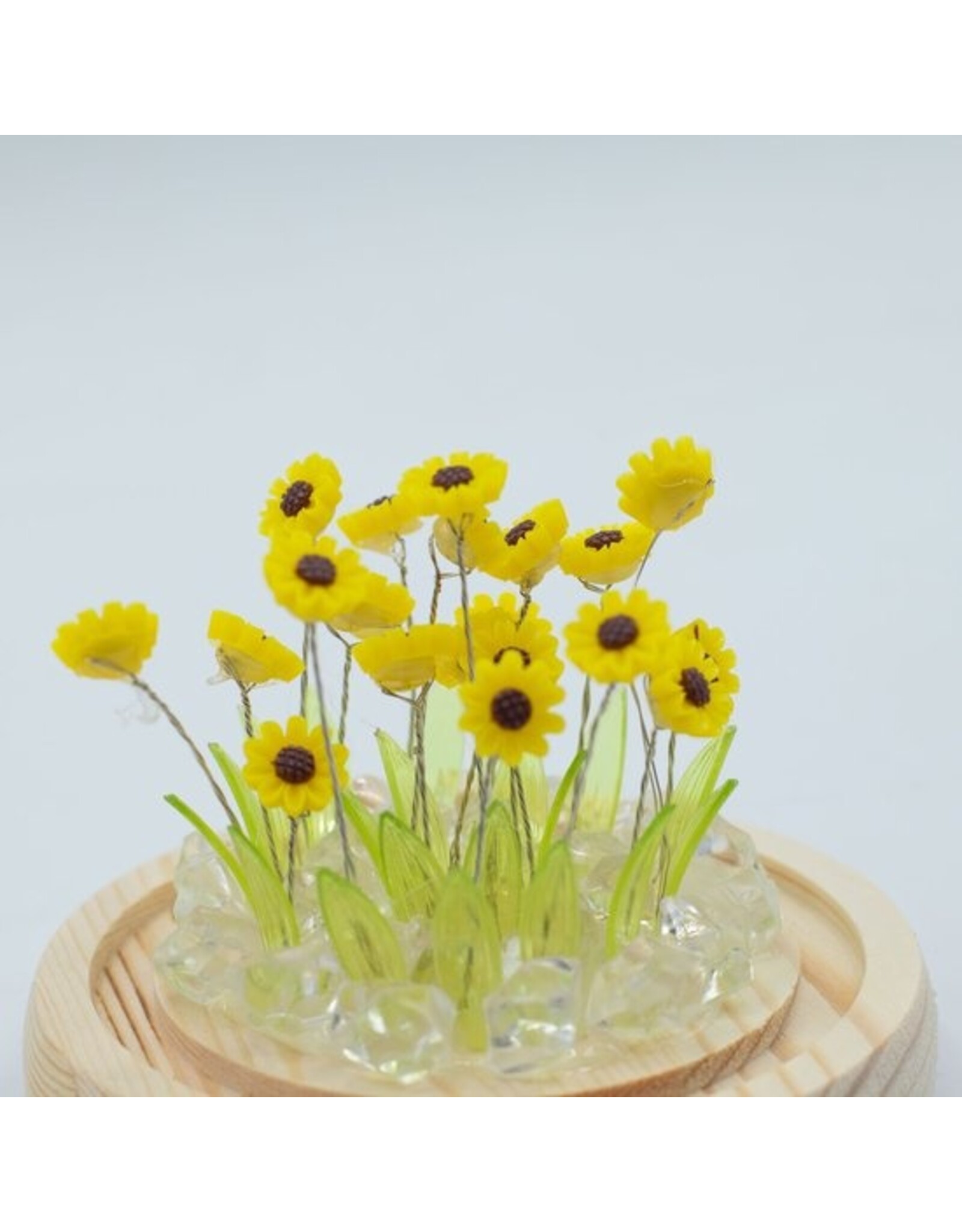 AWG Miscellaneous - Floral Glow Garden Dome – 20 Sunflowers – LED USB