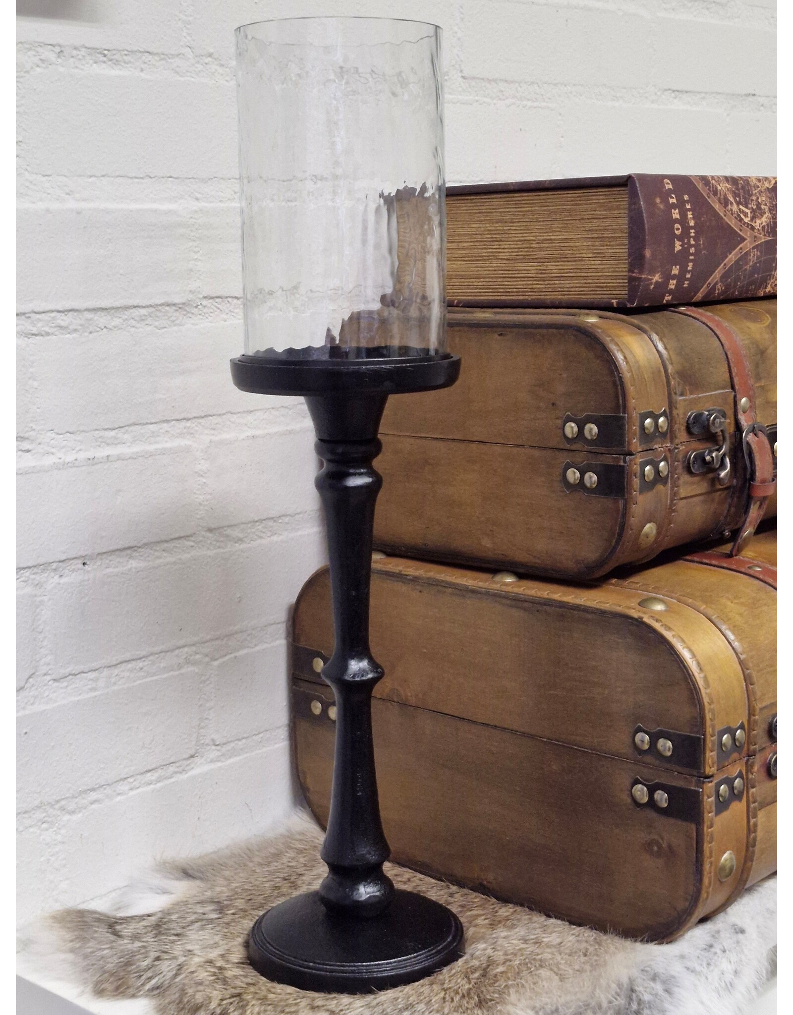 Diga Colmore Giftware & Lifestyle - Diga Colmore Robuuste Kandelaar met Glazen Kap