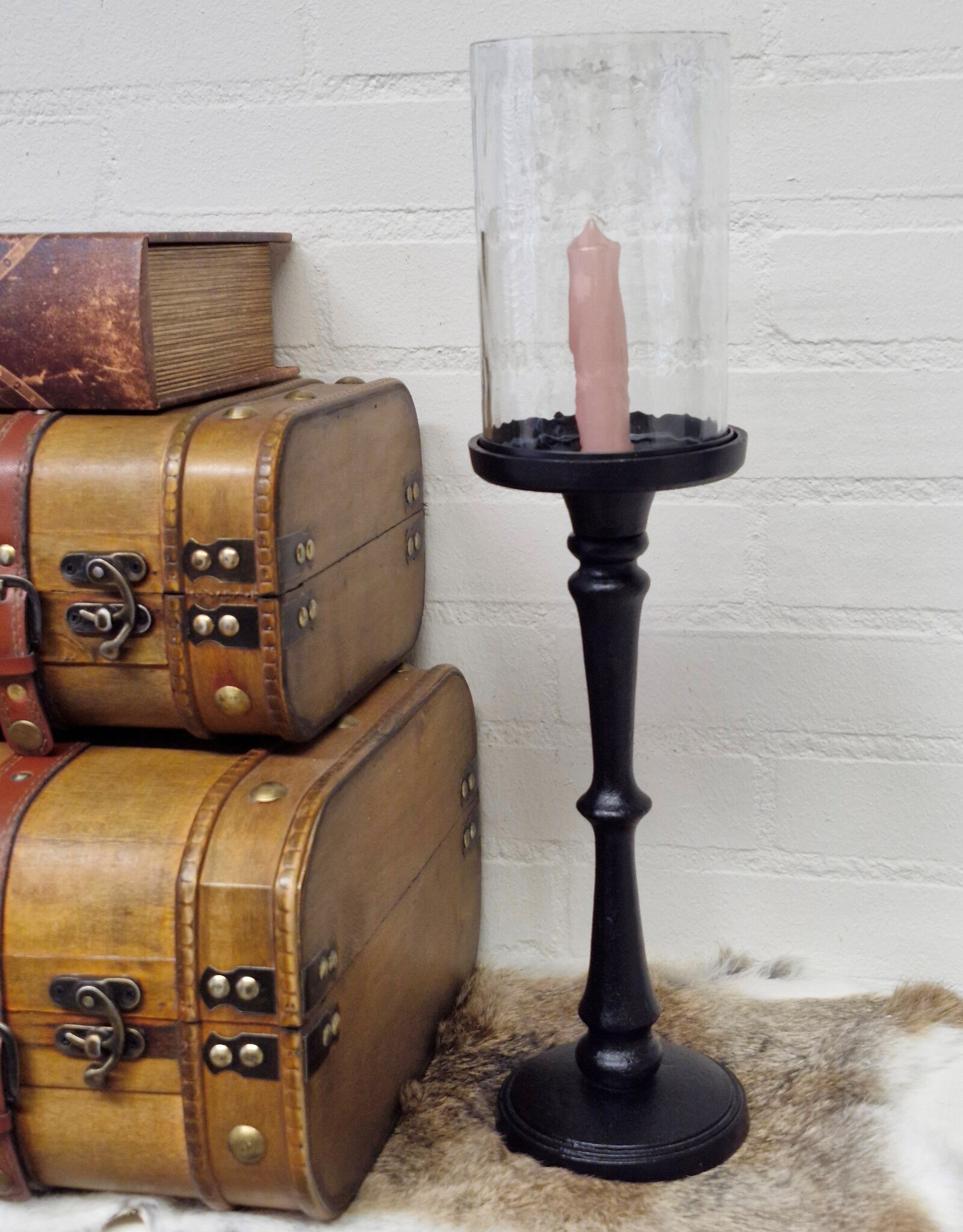 Diga Colmore Giftware & Lifestyle - Diga Colmore Sturdy Candle Holder with Glass Shade