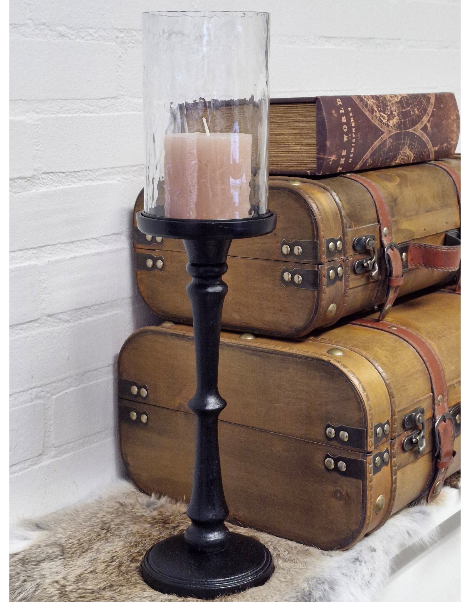 Diga Colmore Giftware & Lifestyle - Diga Colmore Robuuste Kandelaar met Glazen Kap