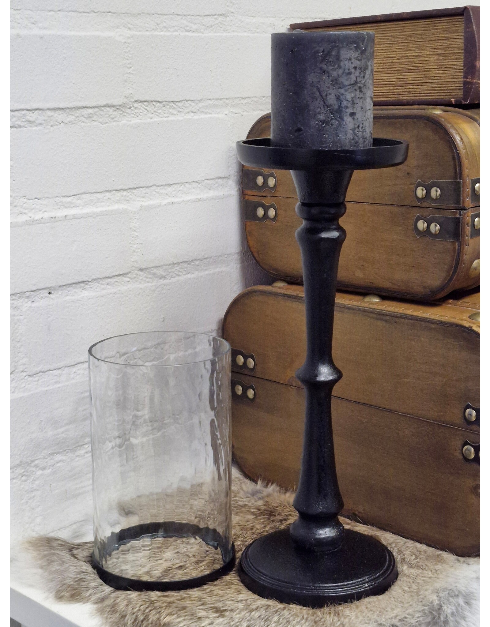 Diga Colmore Giftware & Lifestyle - Diga Colmore Sturdy Candle Holder with Glass Shade