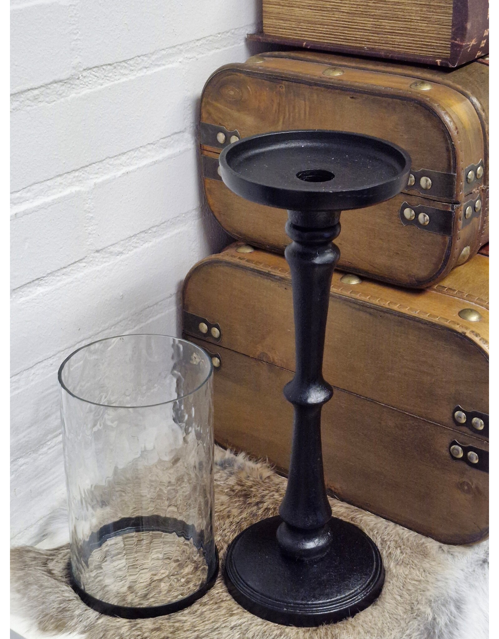Diga Colmore Giftware & Lifestyle - Diga Colmore Sturdy Candle Holder with Glass Shade