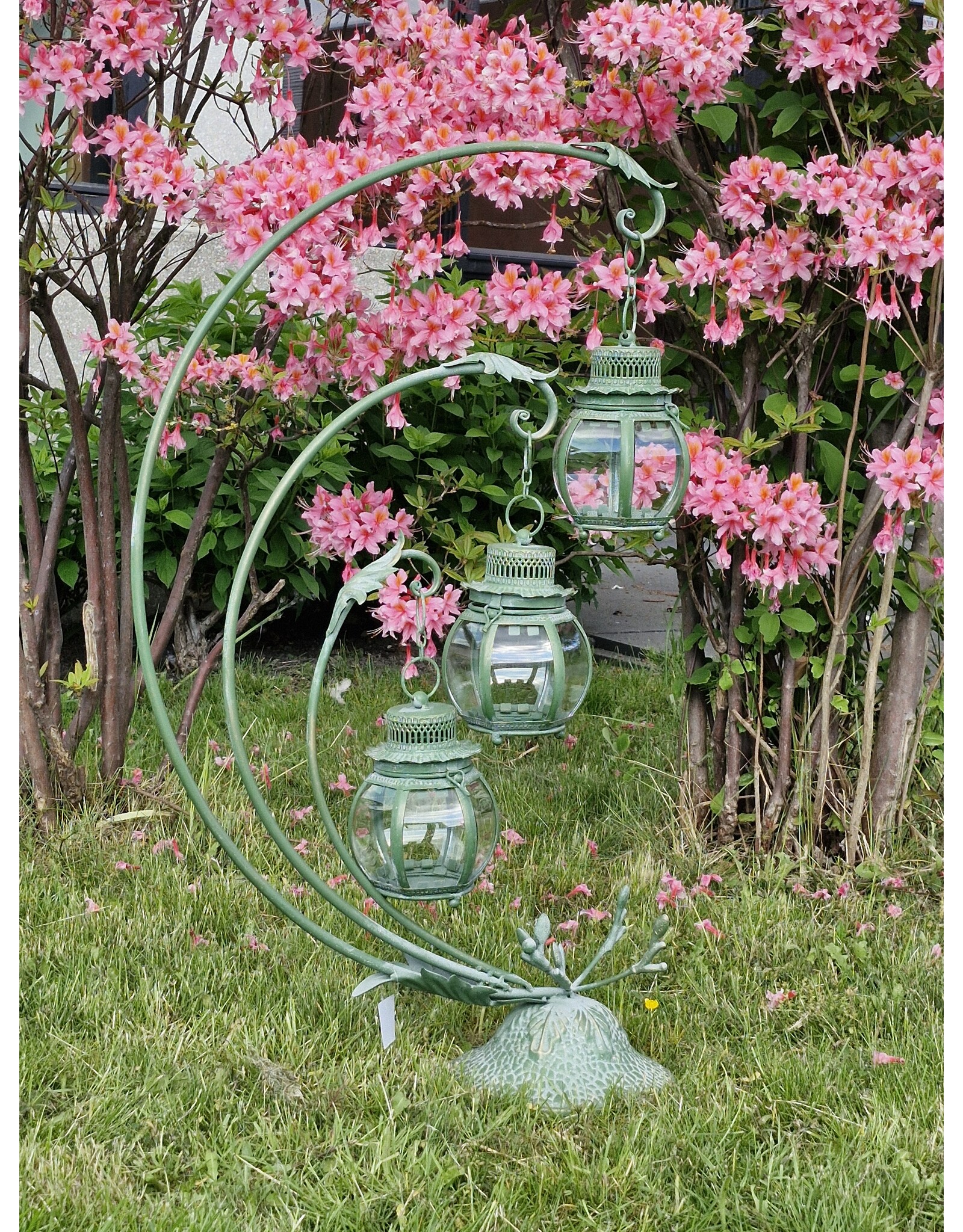 JB Miscellaneous - Brocante lantern on a stand with 3 small ball lights – green