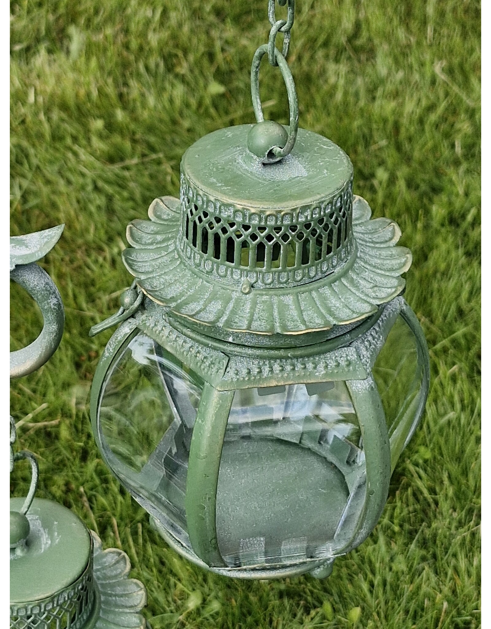 JB Miscellaneous - Brocante lantern on a stand with 3 small ball lights – green