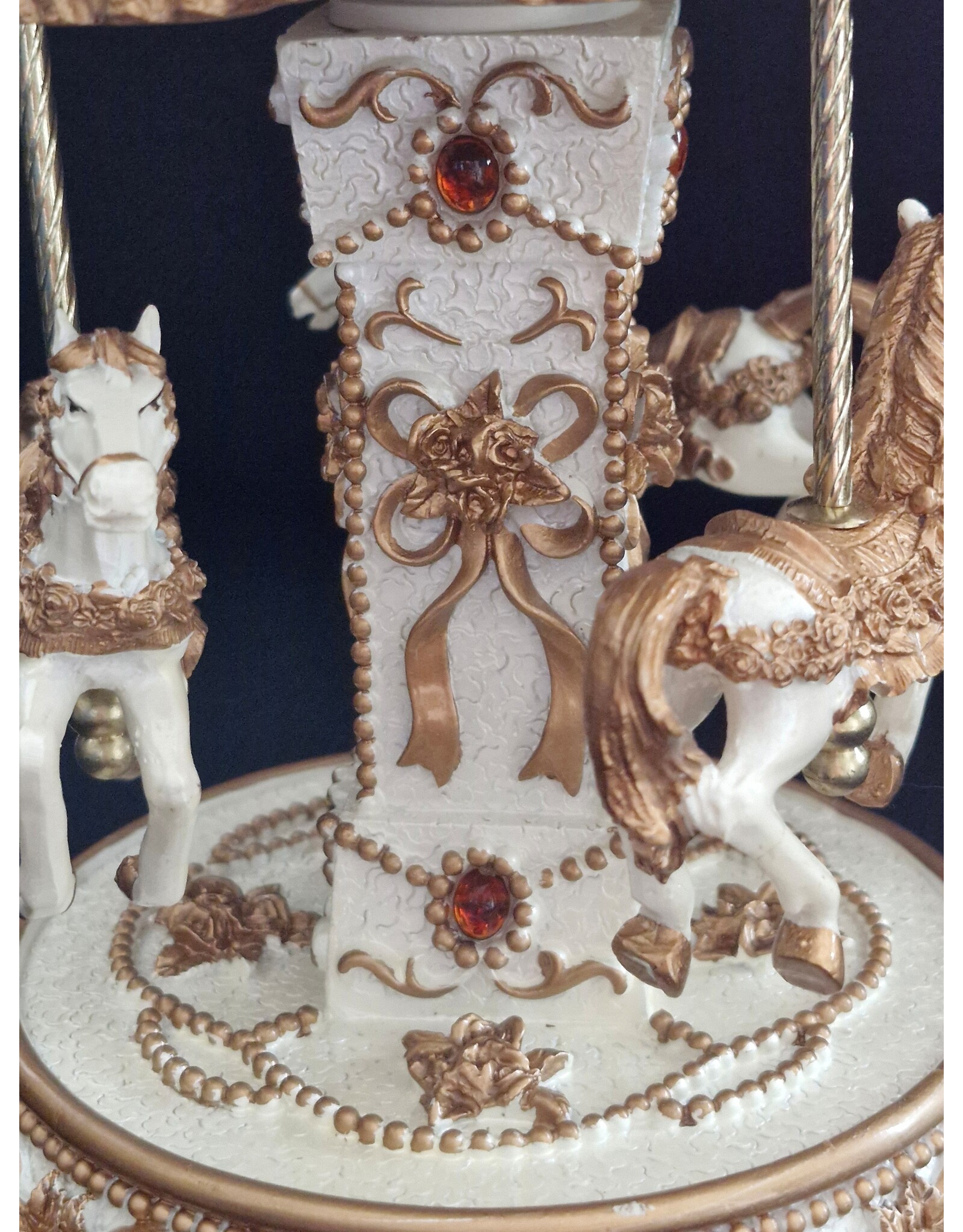Trukado Miscellaneous - Music box Carousel Rococo