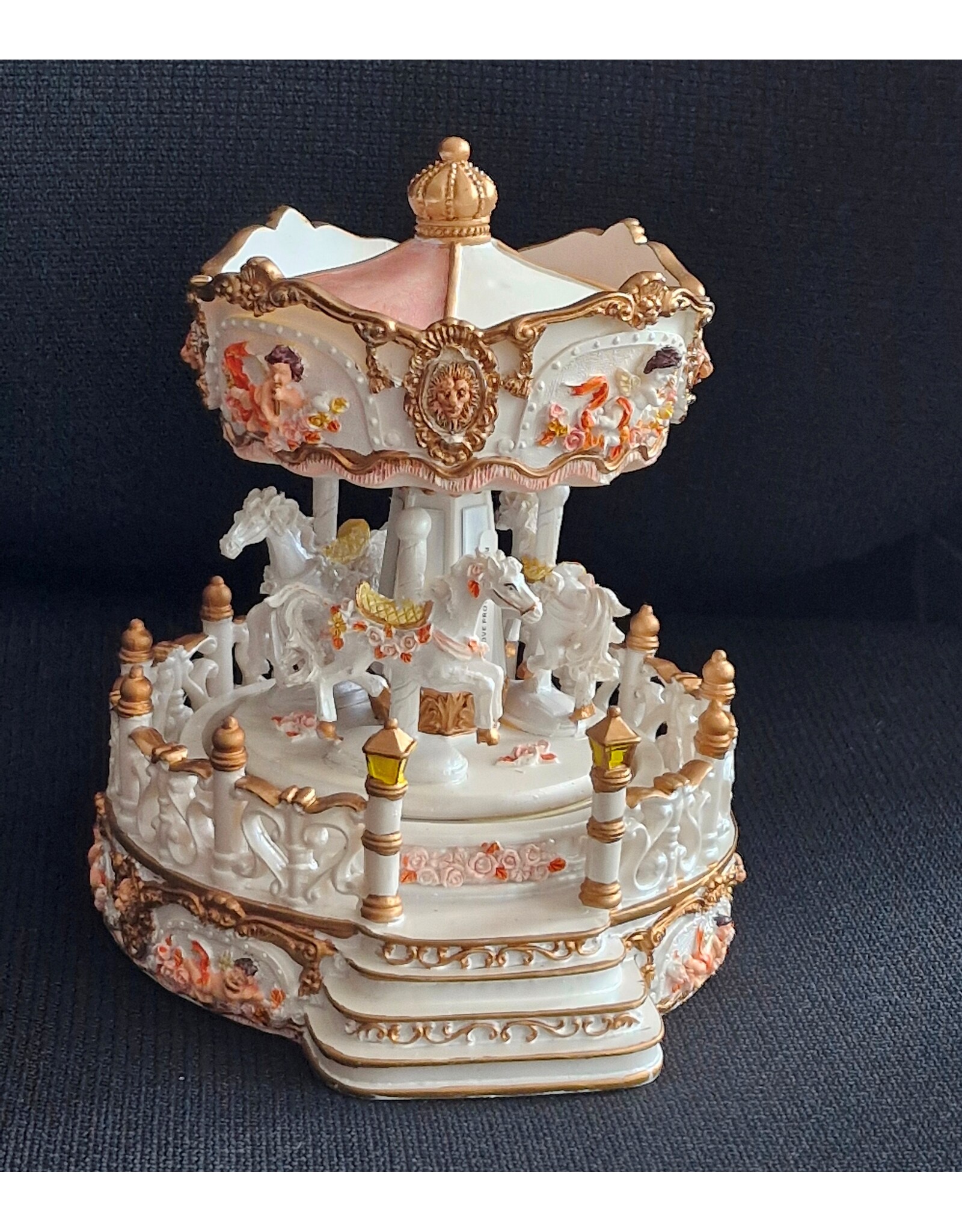 Trukado Giftware & Lifestyle - Music box Vintage Carousel