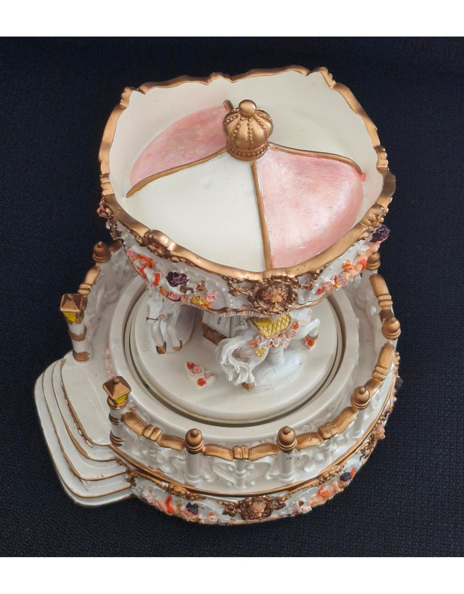 Trukado Giftware & Lifestyle - Music box Vintage Carousel