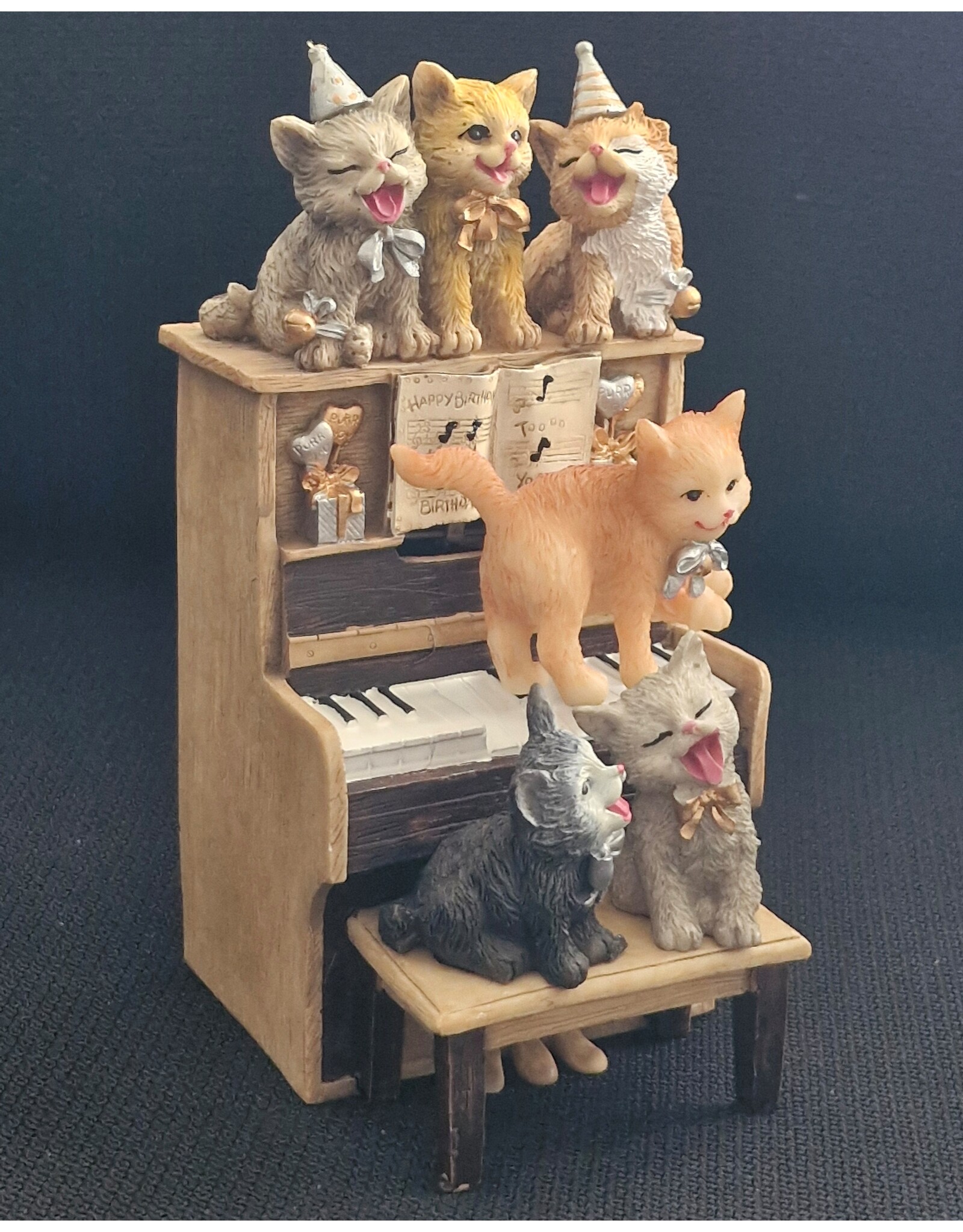 Trukado Giftware & Lifestyle - Music Box Piano with Kittens