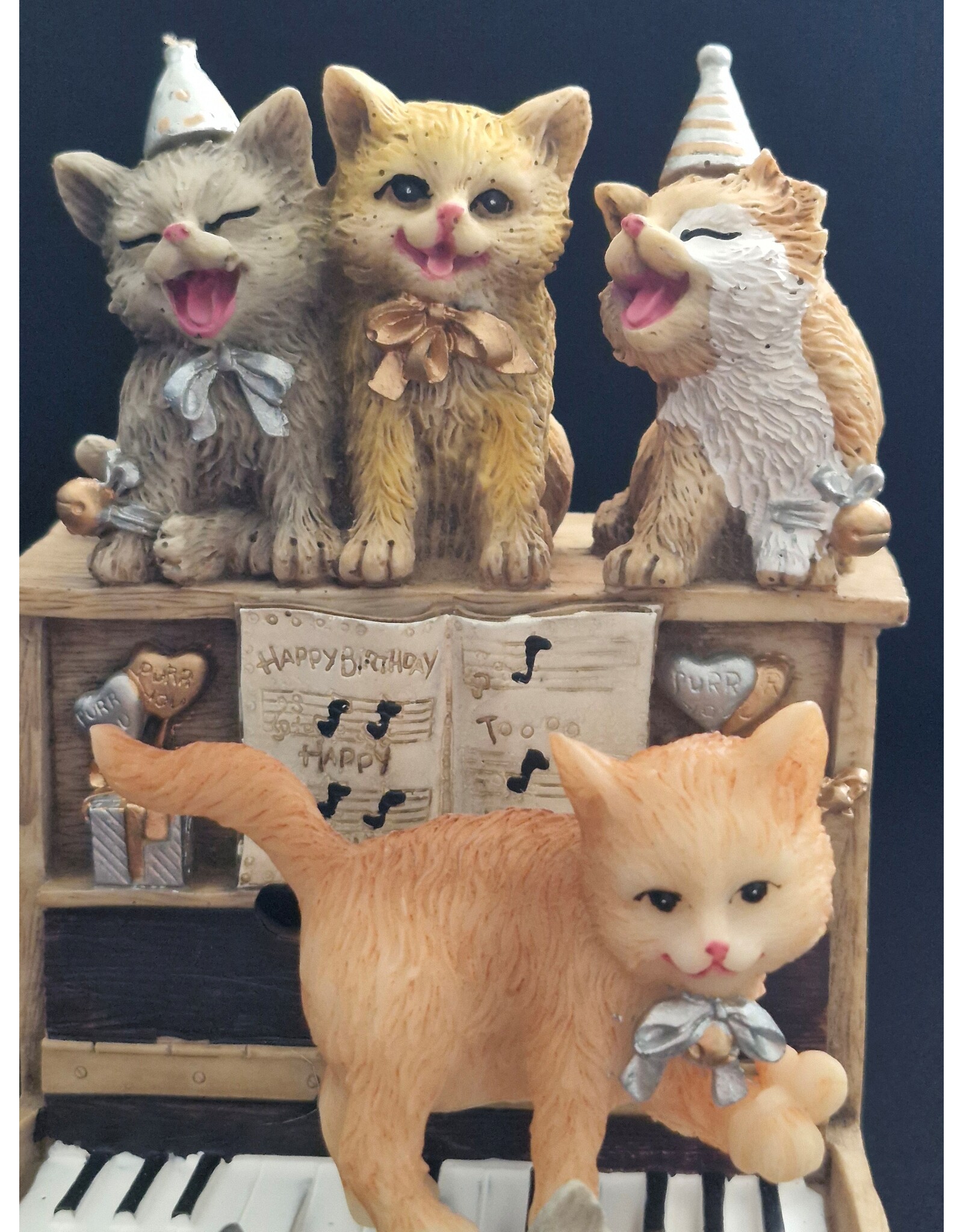 Trukado Giftware & Lifestyle - Muziekdoos Piano met Kittens Speeldoos