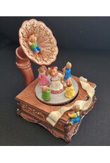 Trukado Giftware & Lifestyle - Gramophone Music Box with Dancing Bears