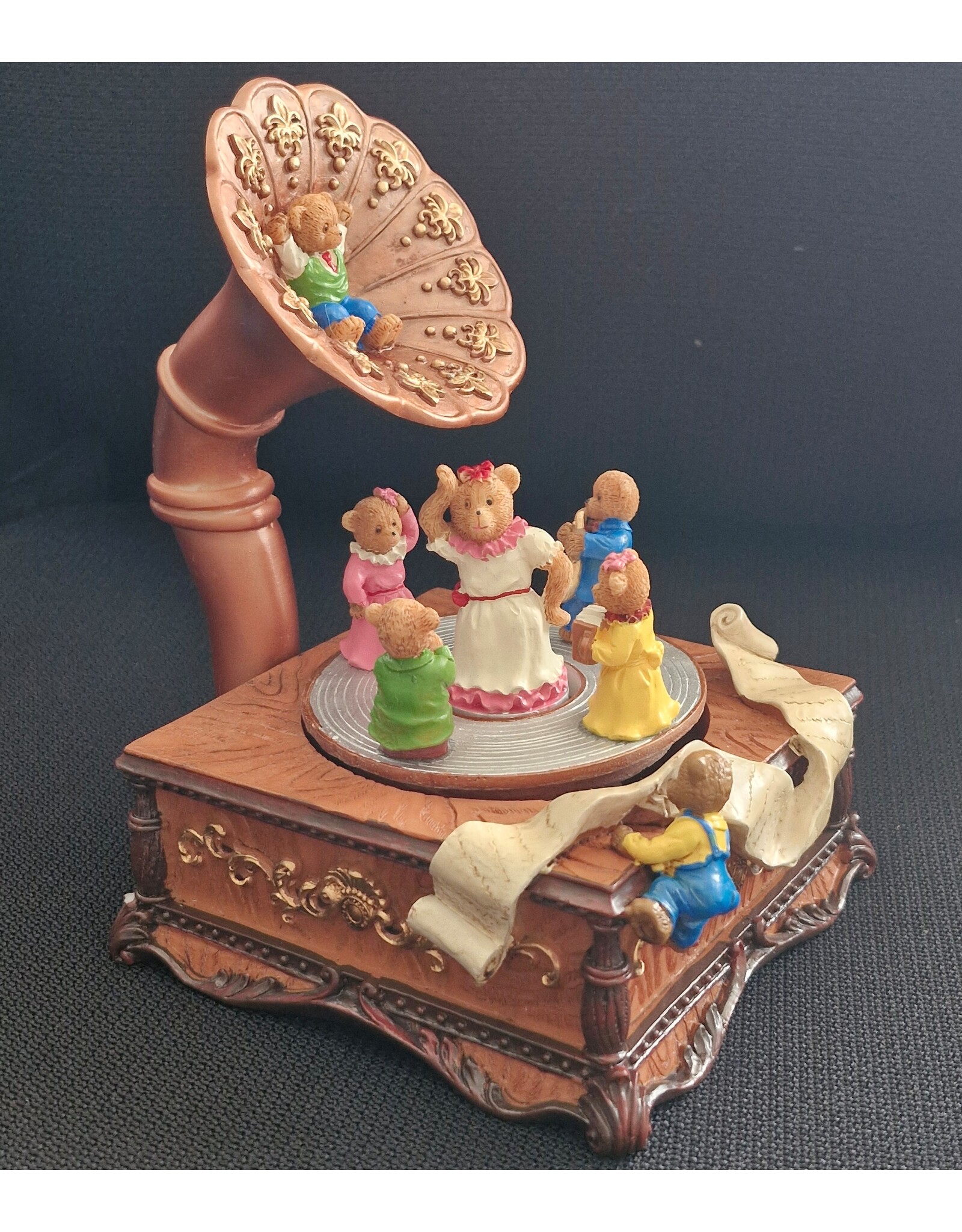 Trukado Giftware & Lifestyle - Muziekdoos Grammofoon met Dansende Beertjes