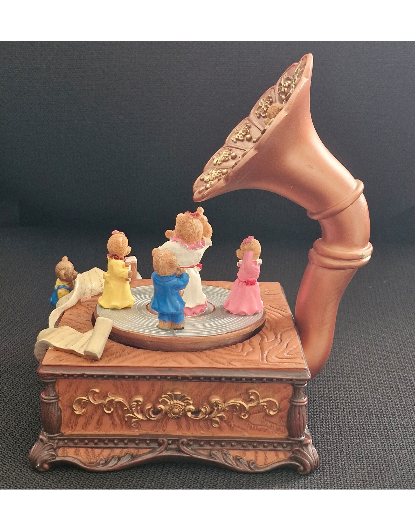Trukado Giftware & Lifestyle - Gramophone Music Box with Dancing Bears