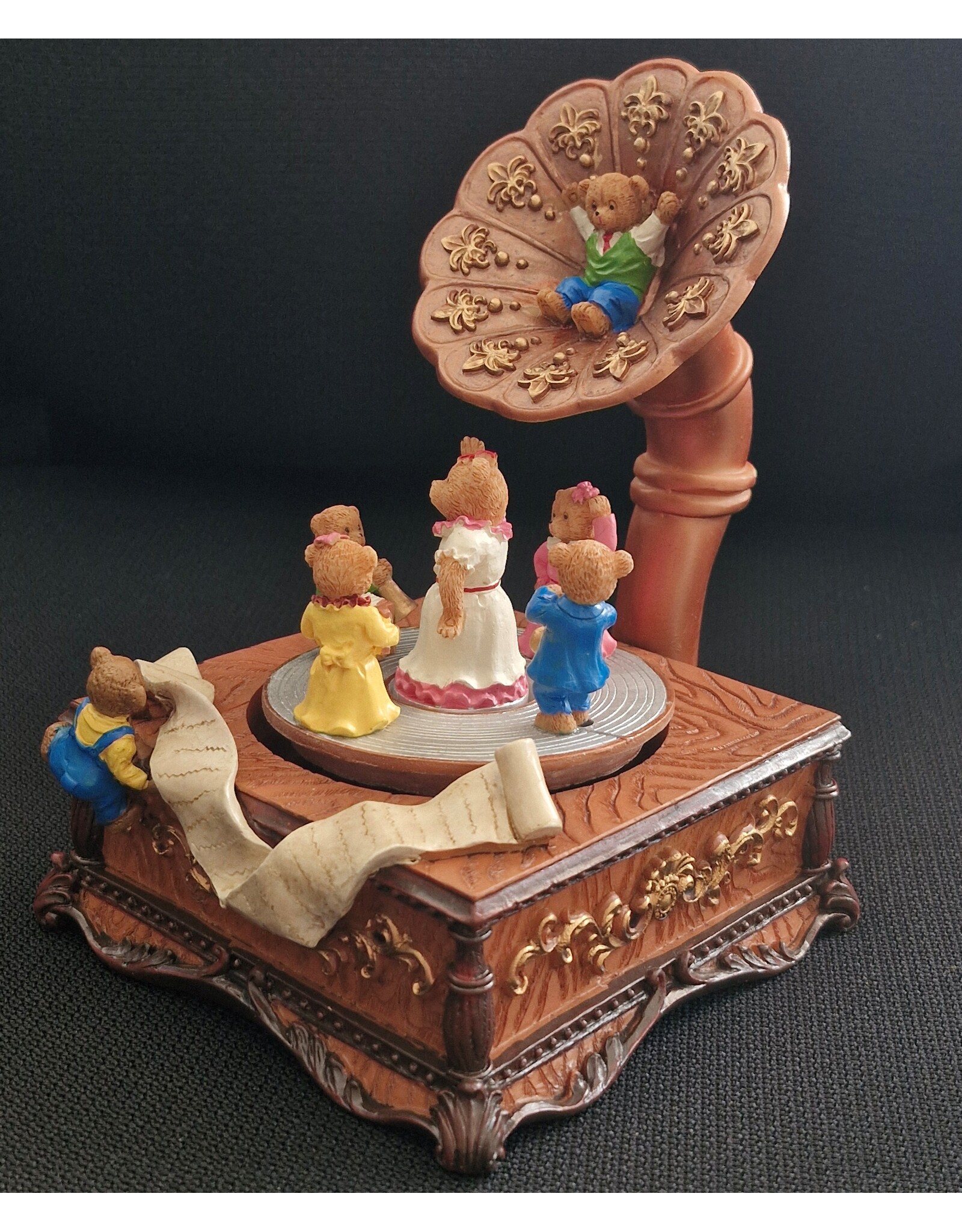 Trukado Giftware & Lifestyle - Muziekdoos Grammofoon met Dansende Beertjes