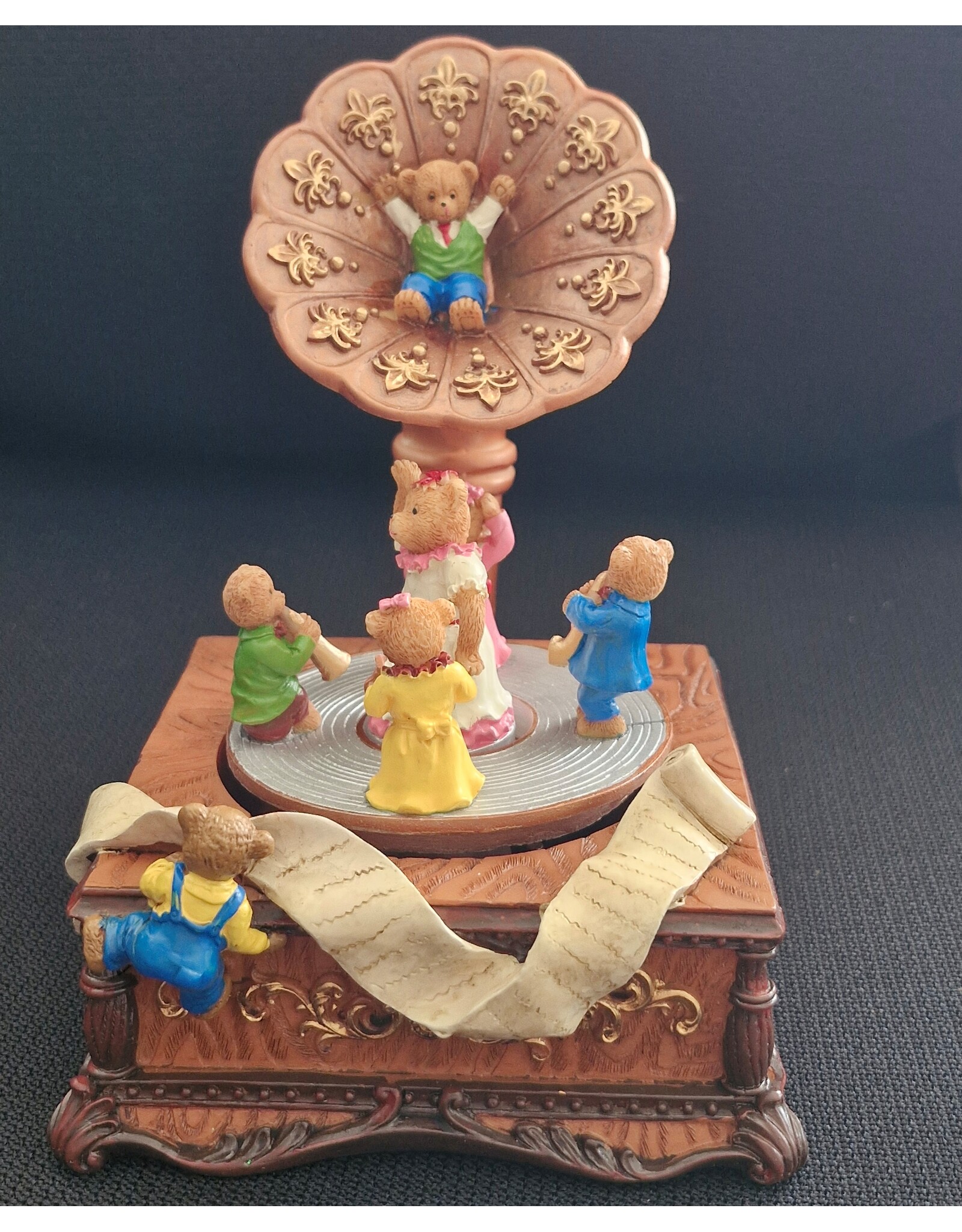 Trukado Giftware & Lifestyle - Gramophone Music Box with Dancing Bears
