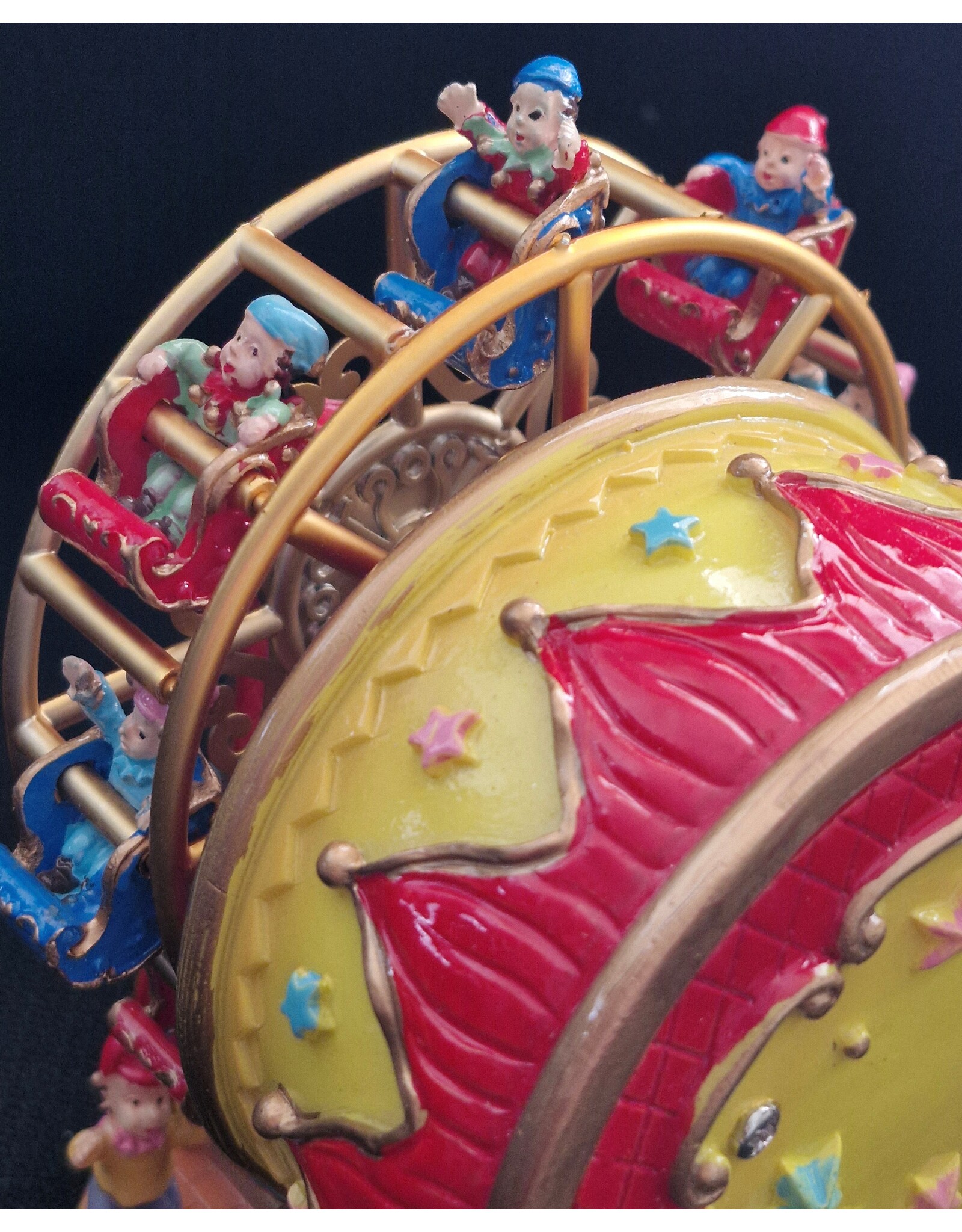 Trukado Giftware & Lifestyle - Music Box Ferris Wheel with Dwarves