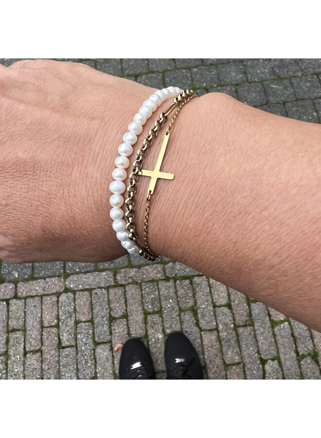 Armband witte zoetwater parels