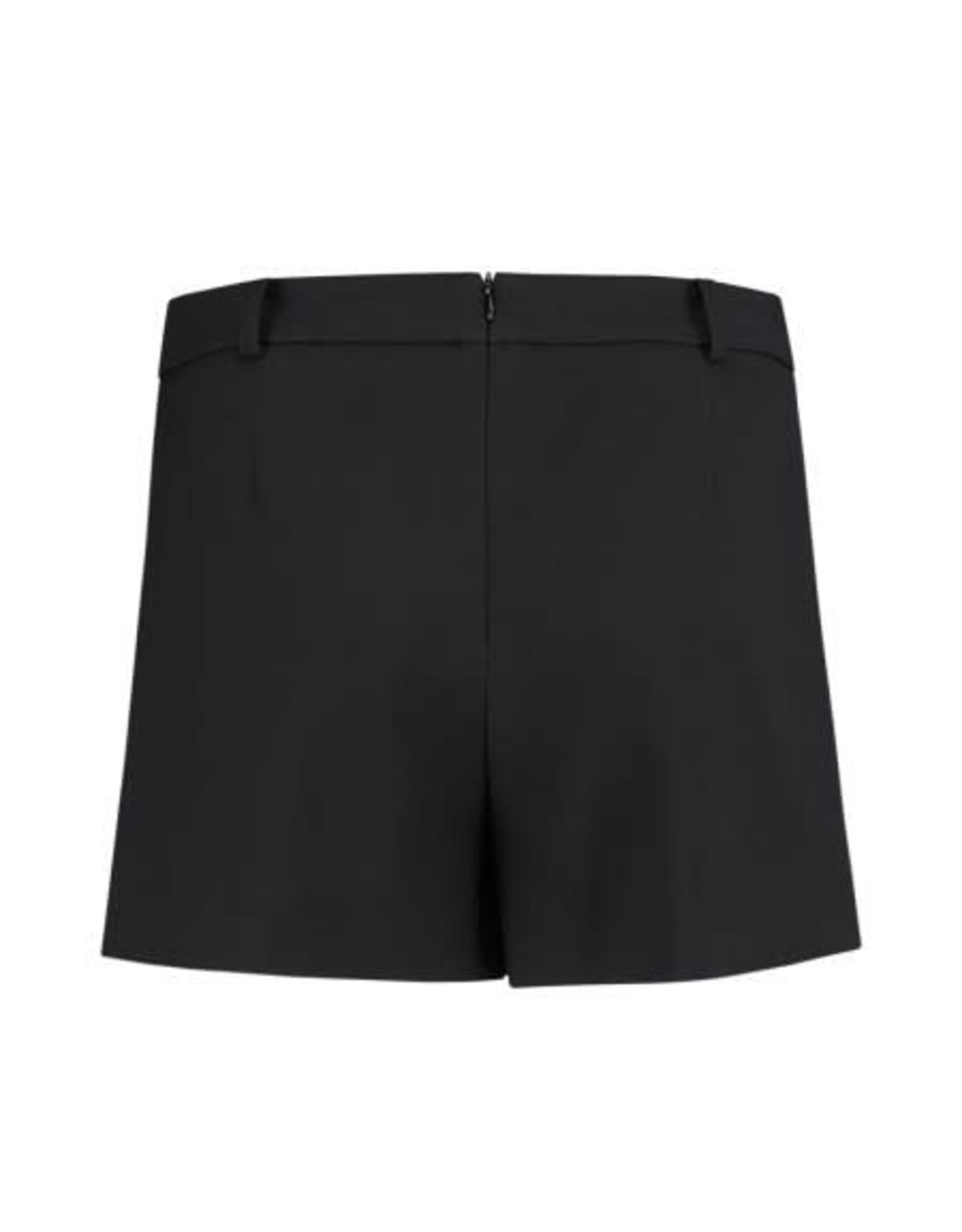 Nikkie Lilla Short