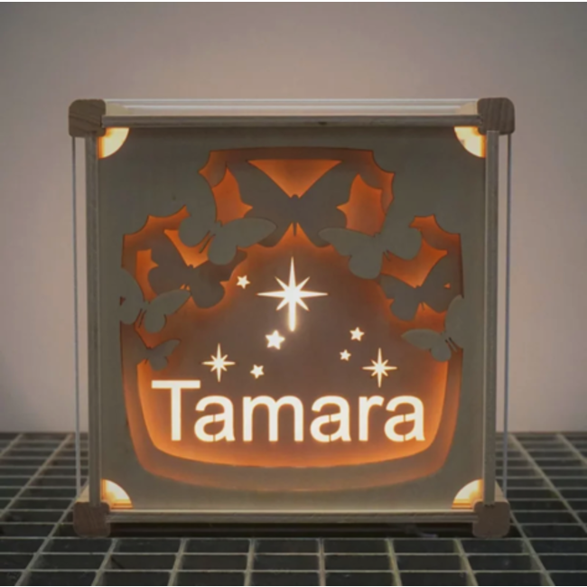 Houten lamp met eigen naam - Vlinders