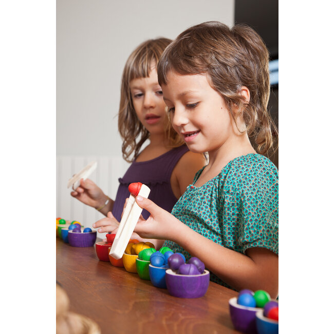 Grapat Set van 6 houten bakjes met eikeltjes en pincet