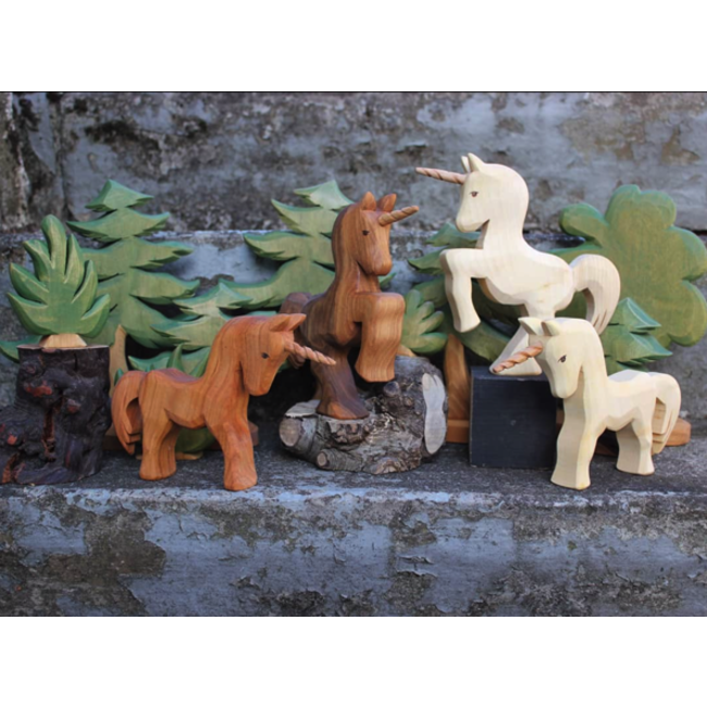 Predan Eenhoorn op achterpoten