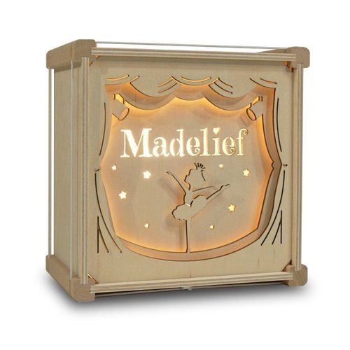 Houtlokael Houten lamp met eigen naam - Ballerina Houtlokael Houten lamp met eigen naam - Ballerina