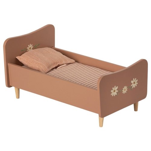 Maileg Maileg Houten Bed - Roze Maileg Maileg Houten Bed - Roze