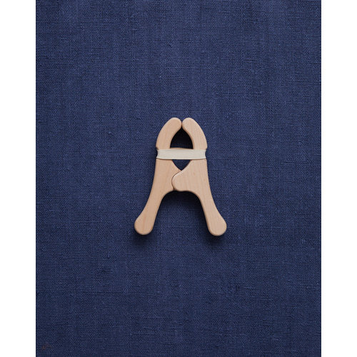 Sarah's Silks Sarah's Silks Houten speelknijper Sarah's Silks Sarah's Silks Houten speelknijper