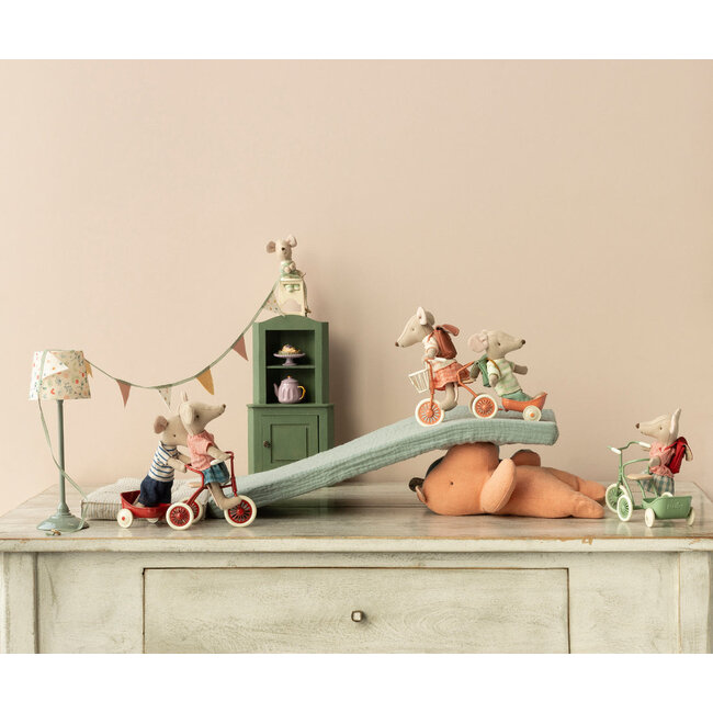 Maileg aanhanger voor driewieler - koraal